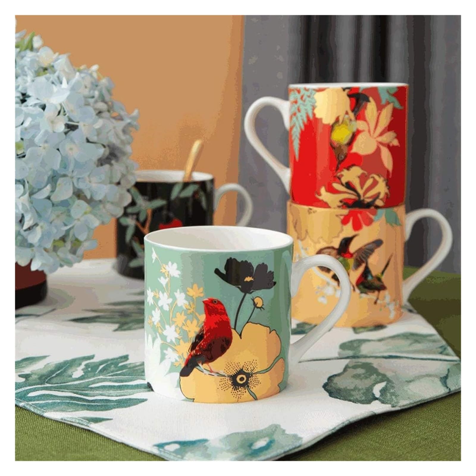 Kubek Kubek z porcelany kostnej ręcznie malowany kubek do kawy, 250ML kreatywna filiżanka do kawy w stylu chińskim, wielofunkcyjny kubek do napojów ze złotym rysunkiem Kawiarnia (Color : Red)