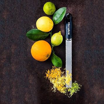 Microplane Zester grater fine black stainless steel from Premium Classic series for Microplane Citrus, hard cheese, ginger, chocolate, coconut and truffle