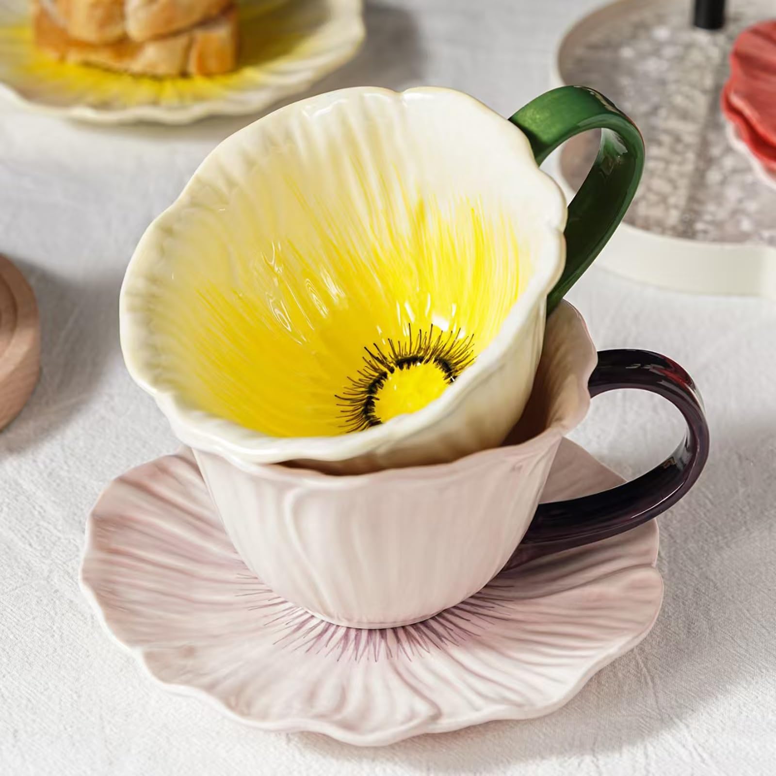 Ceramiczna filiżanka do kawy z motywem piwonii i spodkiem | Wielokolorowy do kawy i herbaty: Filiżanka kawy z kwiatami piwonii ze spodkiem(White)