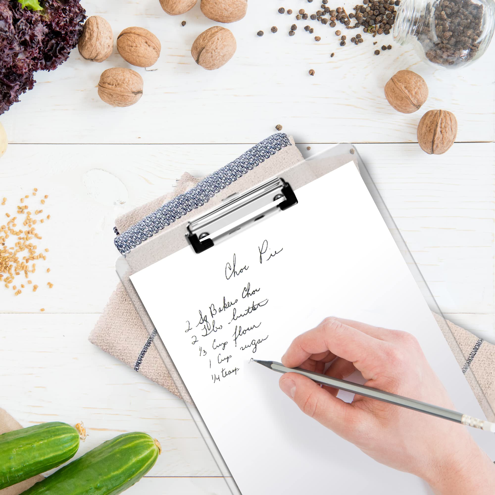 25 Stück transparente KunststoffKlemmbretter Bulk Acryl Transparente Clipboards mit niedrigem Profil MetallClipboard 31,8 x 22,9 cm Briefgröße Klemmbrett Klassenzimmer mit Haken zum Aufhängen –