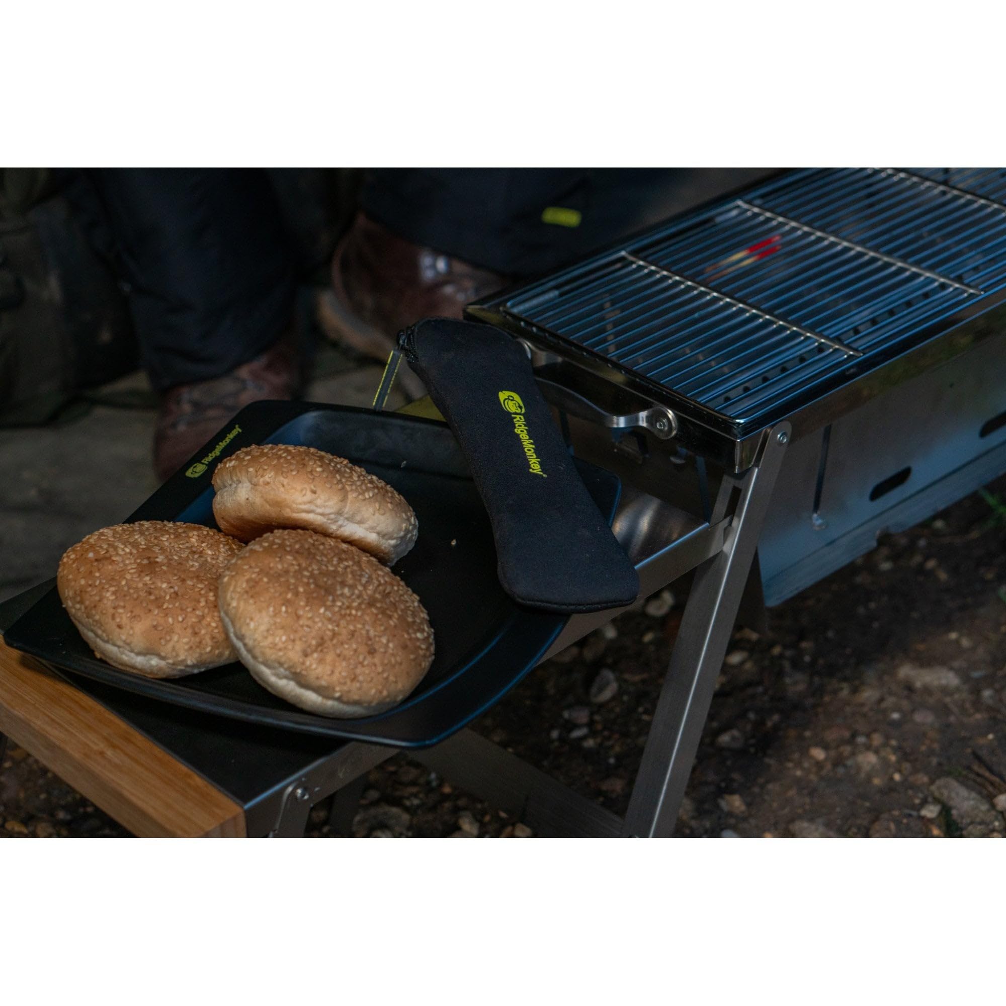 RidgeMonkey Grilla BBQ Firepit Edition – Kompakter Klappgrill Für Holzkohle Mit Beistelltisch & Tasche