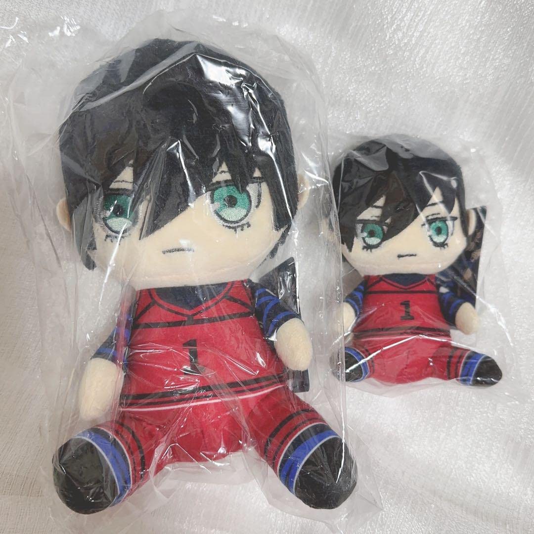 Amazon.co.jp: ブルーロック ブルロ お座りぬいぐるみS マスコット 糸