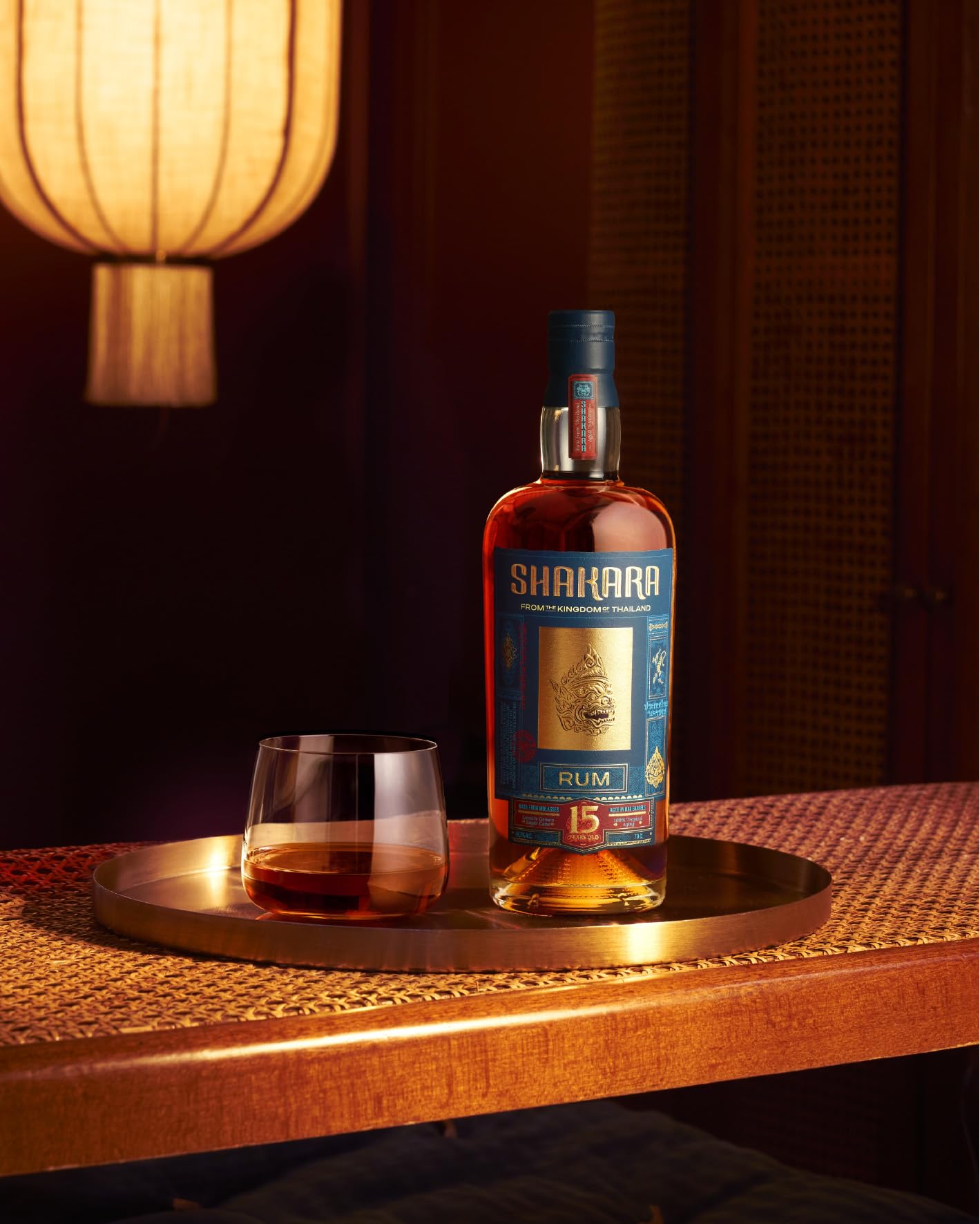 SHAKARA - 15 ans - Rhum Vieux - Origine : Caraïbes - Assemblage de rhums vieillis - Notes de Fruits Exotiques, Vanille, Caramel et Épices - 42% Alcool - 70 cl