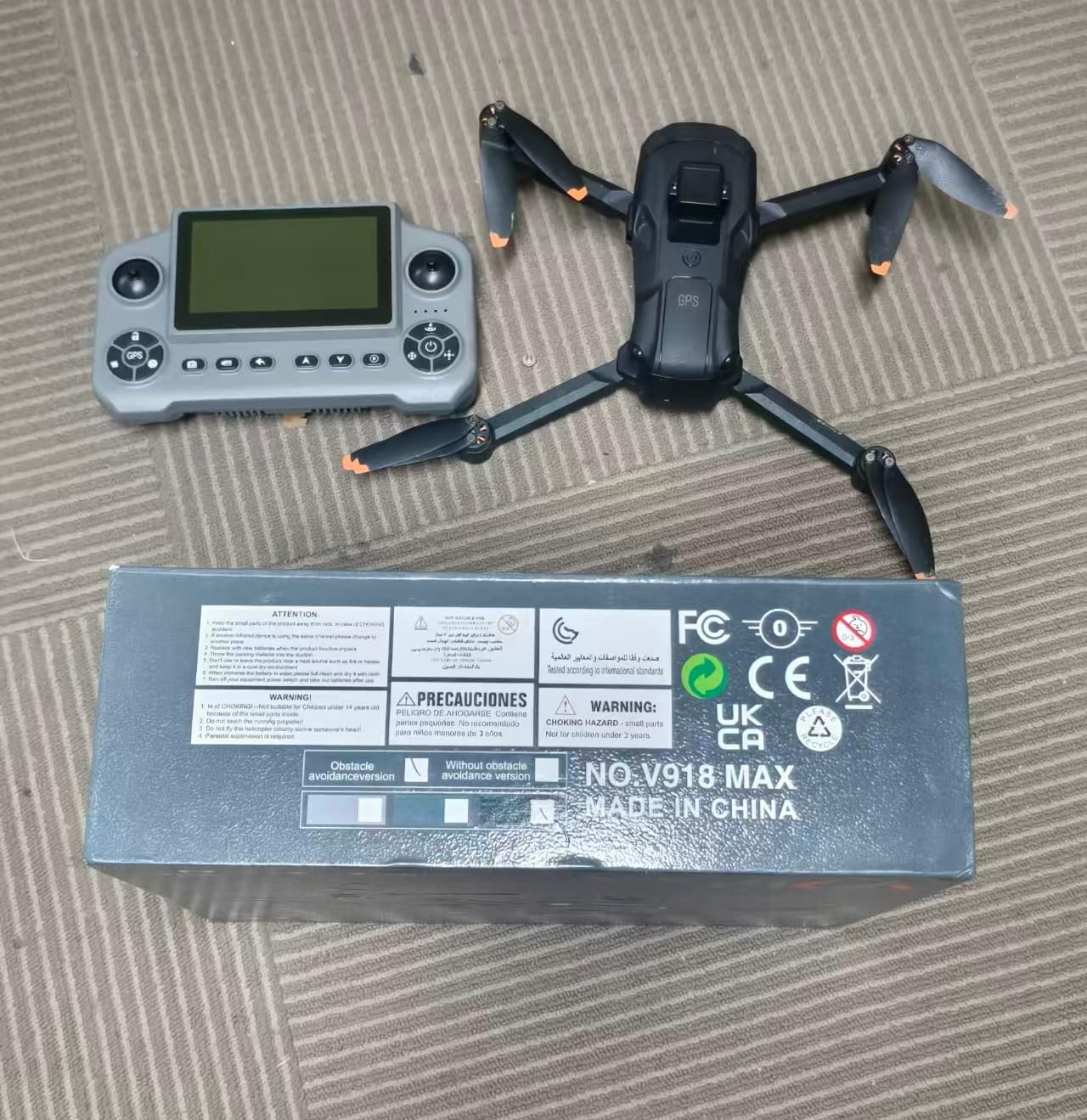 Drone GPS con fotocamera 2K HD, telecomando display 5,1", quadricottero FPV pieghevole per principianti, posizionamento ottico, ritorno con un tasto, evitazione ostacoli, 2 batterie, scheda SD