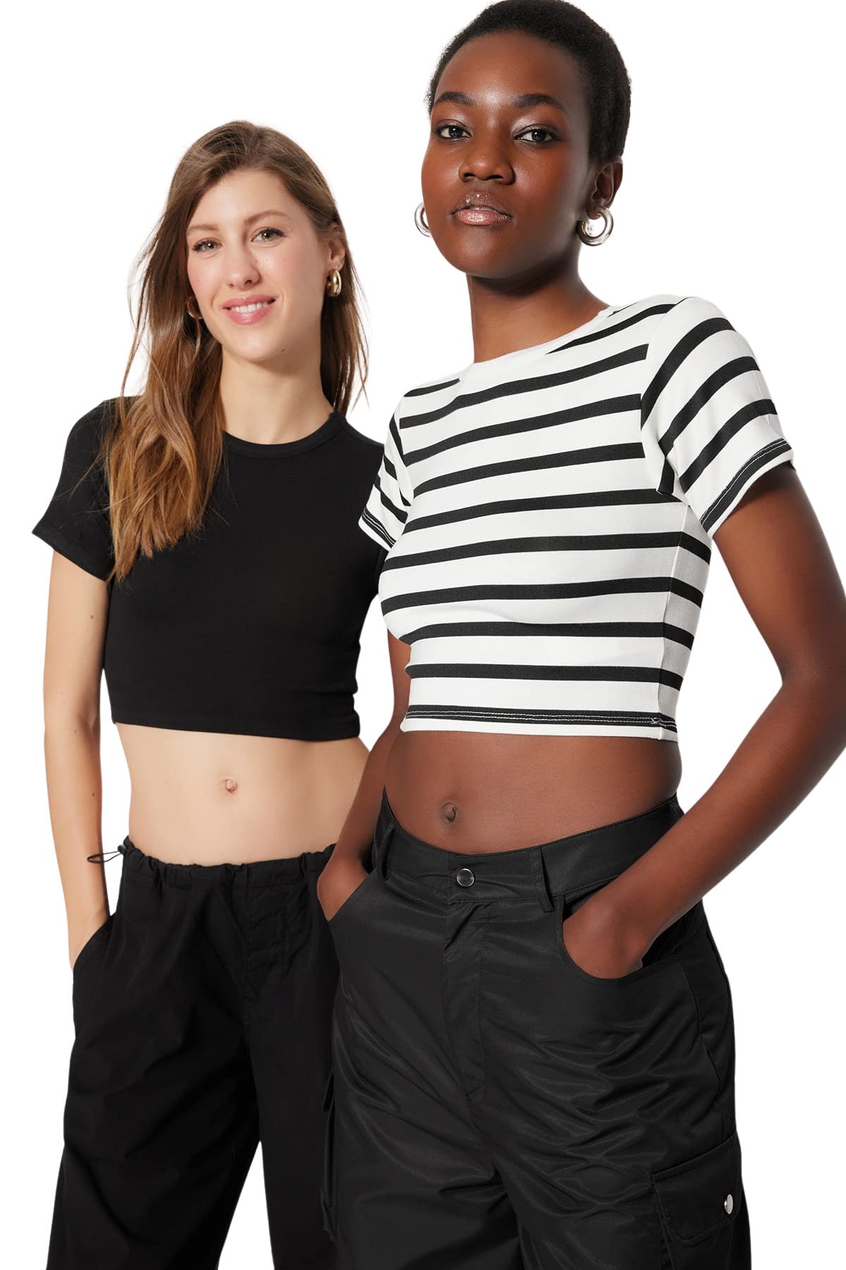 Trendyol FeMan Slim fit Basic Crew Neck Knit Blouse,Black-Ecru,M
