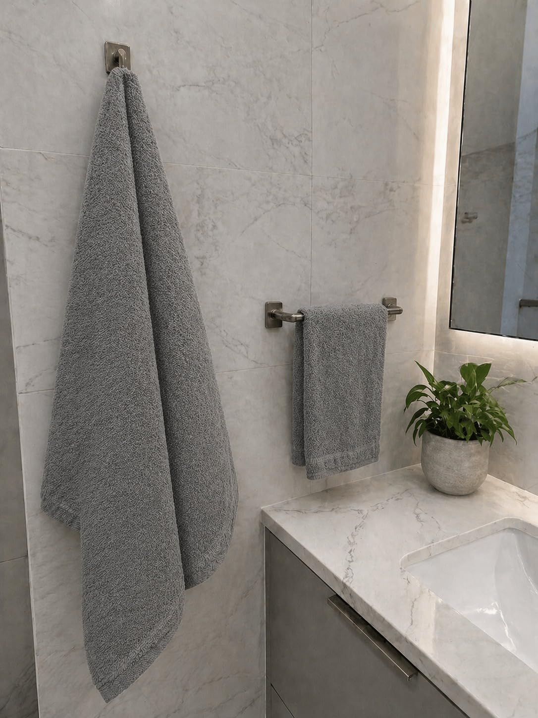 Corredocasa Set 24 Asciugamani in Morbida Spugna 100% Cotone, Made in Italy - Kit da 12 Asciugamani Viso e 12 Asciugamani Ospite - Perfetto per Hotel e B&B (Grigio)