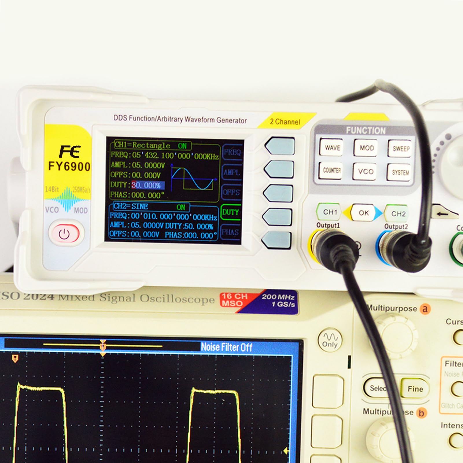 Fafeicy Generatore di Segnale DDS da 60 MHz, Generatore di Forme D'onda Arbitrarie con Funzione a Doppio Canale Ad Alta Precisione con LCD TFT da 2,4 Pollici, Modulazione AM FM (Spina europea