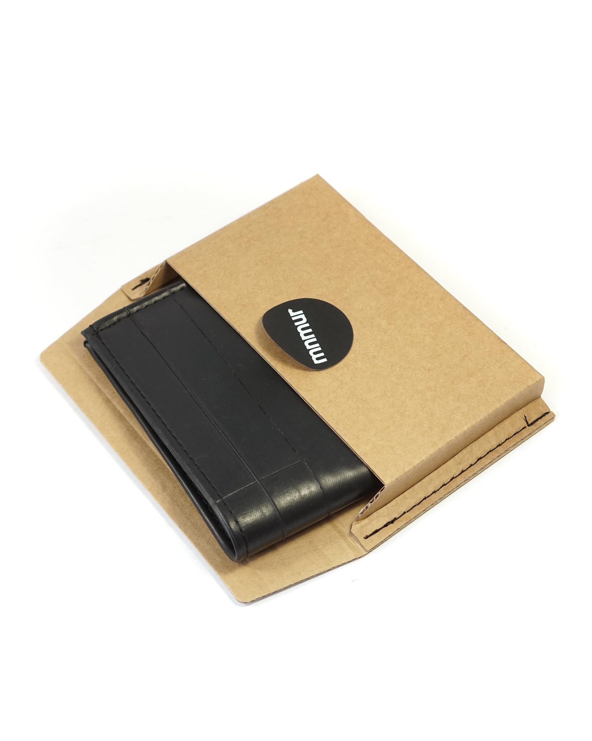 MNMUR Portafoglio Uomo Slim Nero – Compatto, Sottile ed Elegante | Design Classico, Artigianale, Senza Portamonete | Materiali Vegan e Riciclati | 11x8.5 cm