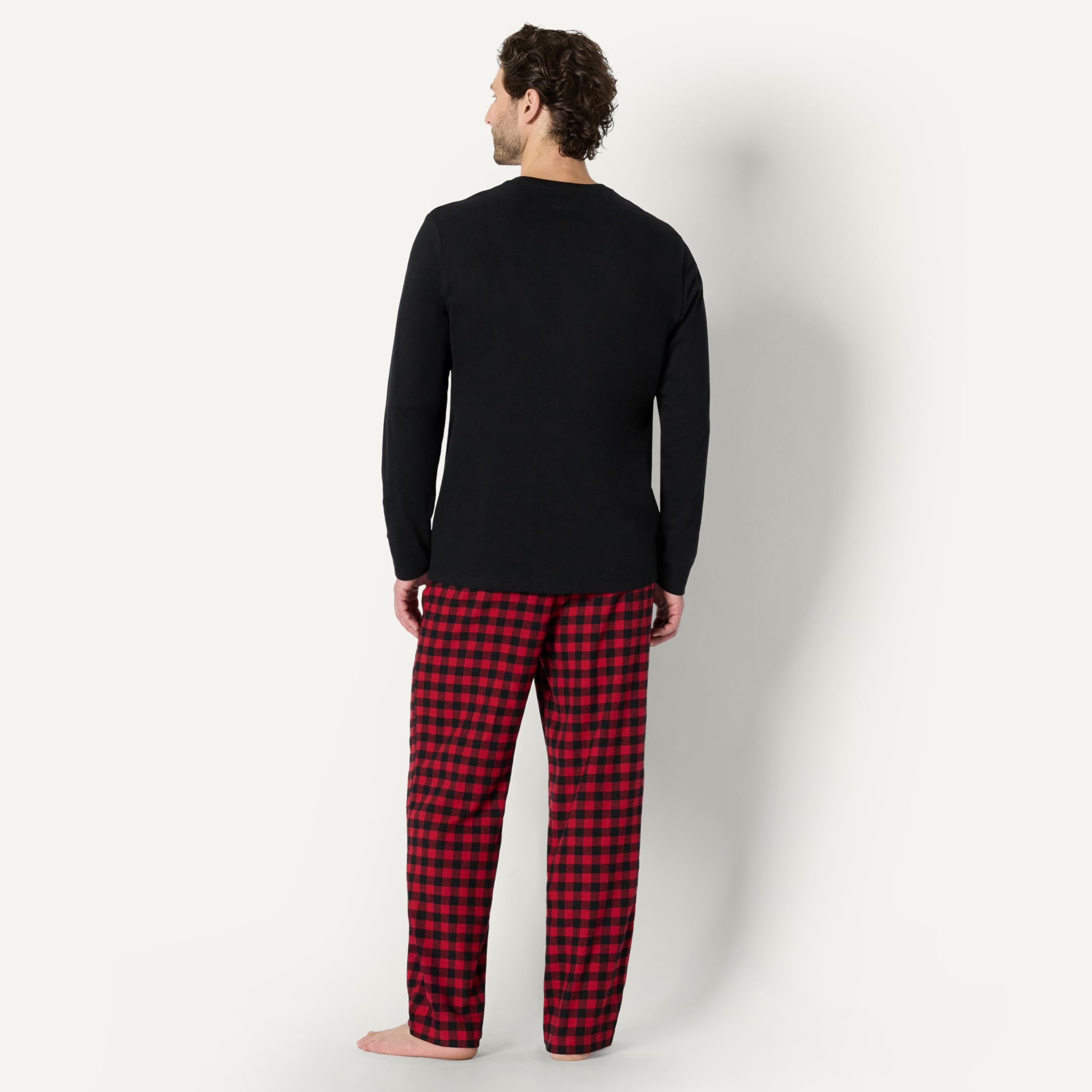 Amazon Essentials Completi Coordinati di Pigiami Natalizi per La Famiglia