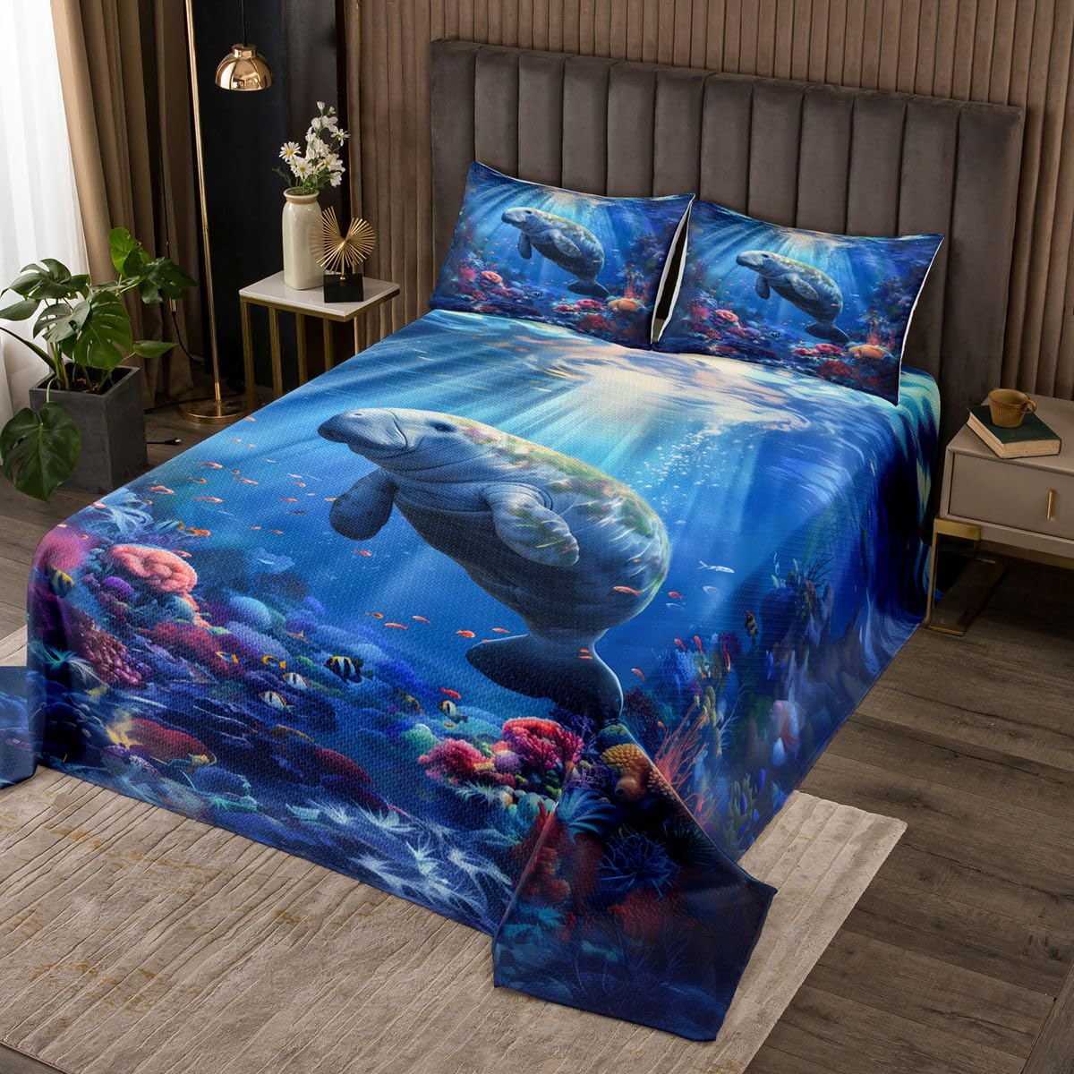 Homewish Seekuh Bedspread 220x240cm | Ozean Tagesdecke Bettüberwurf Meerestiere Bettüberwurf Bunte Korallenriff Fische Steppdecke Raumdekor 2 Kissenbezüge