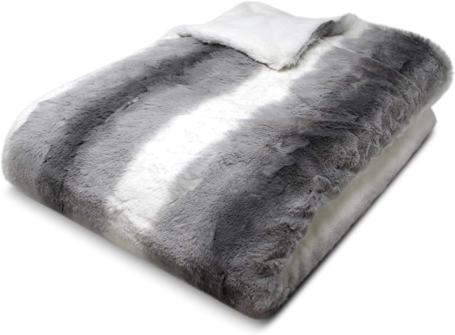 IT IDEAL TEXTILES Luxury Faux Fur Throw, Thick Plush Modern Cosy Throw Blankets, Heavyweight Furry Super Soft Sofa Chair Bed Throws, 130cm x 180cm, Silver, Grey