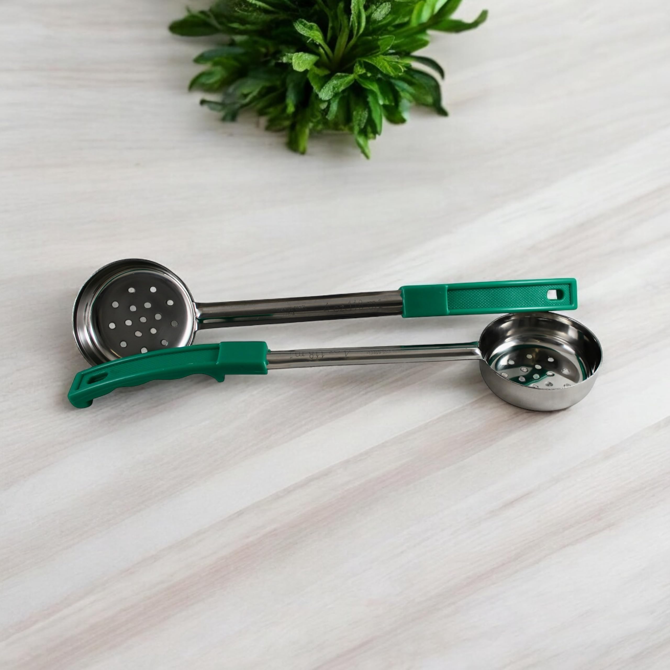 Cucharón ranurado de acero inoxidable de 4 onzas para medir y servir; cucharas para servir de grado comercial [paquete de 12]