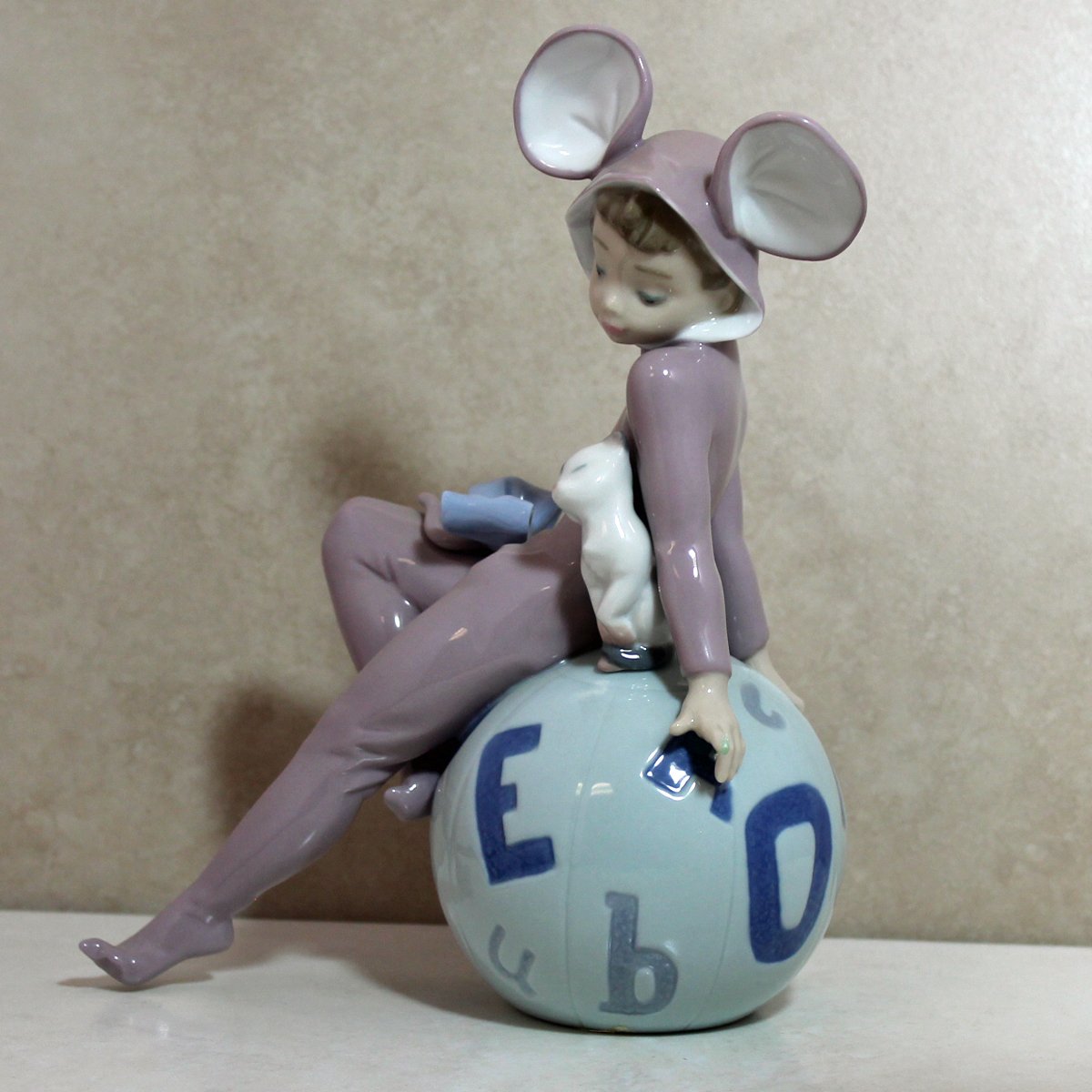リヤドロ LLADRO 5888 うさぎ　蝶々 ”That Tickles” リヤドロ LLADRO 5888 うさぎ 蝶々 ”That Tickles”