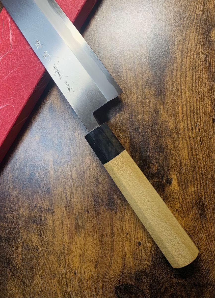 【堺の包丁】マグロ切包丁 龍彫刻 二尺615mm 片刃 朴八角水牛柄 鞘付 堺の包丁】マグロ切包丁 龍彫刻 二尺615mm 片刃 朴八角水牛柄 鞘付