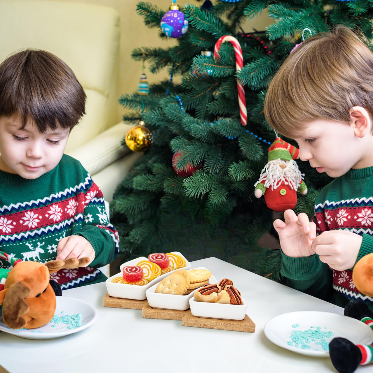 Angoily Plats de service en céramique pour dessert, plateau de service pour fête, plateau de fruits, plateau de collation, assiette d'apéritif, assiette à gâteau de Noël, plateau de palette en bambou,