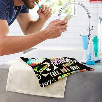 Amazon｜フェイスタオル ロックバンド ロゴ タオル 35×73cm ソフト