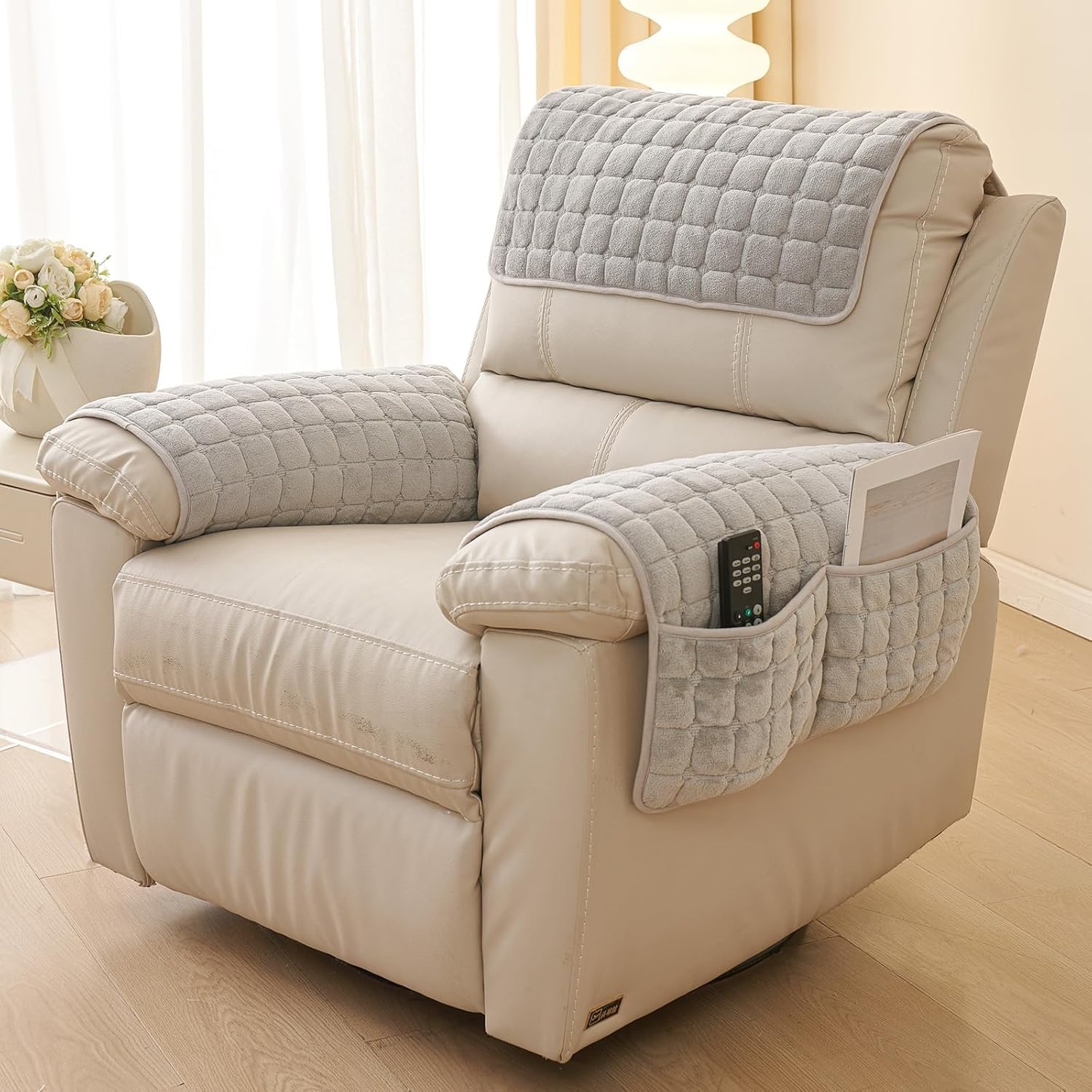 Lot de 3 Protège-Bras et Tête de Fauteuil Rembourré en Peluche Flanelle Anti-dérapant pour Canapé en Cuir et Fauteuil Relax (Beige)