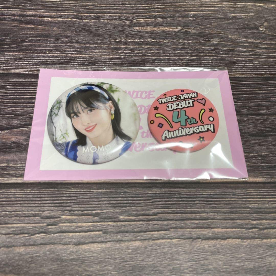 Amazon | TWICE モモ 4th Anniversary 缶バッジセット | バッジ | おもちゃ