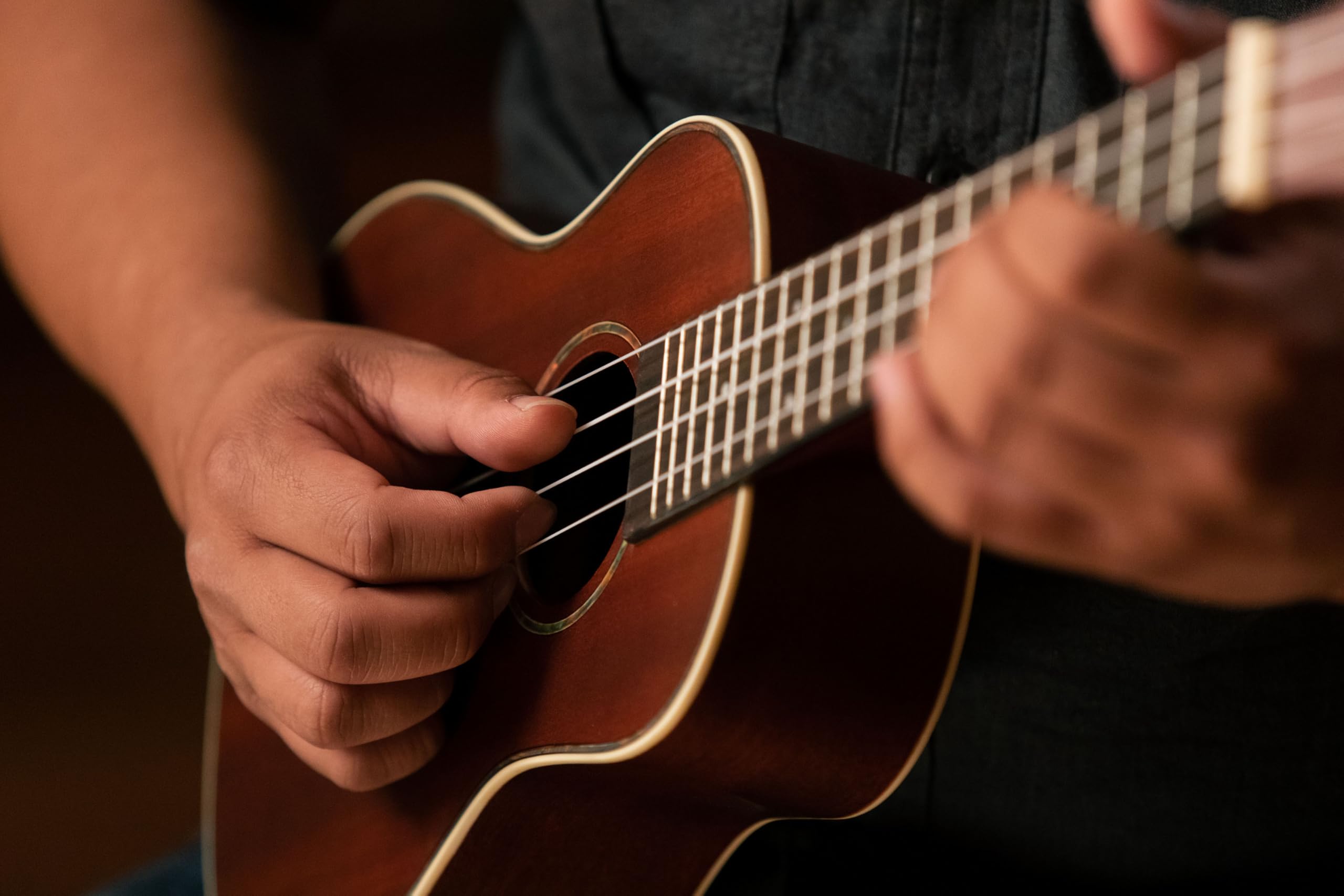 Ortega Guitars Akustyczne Ukulele Koncertowe – Seria Timber – W Zestawie Z Pokrowcem – Mahoń, Wykończenie Naturalne (RU11)