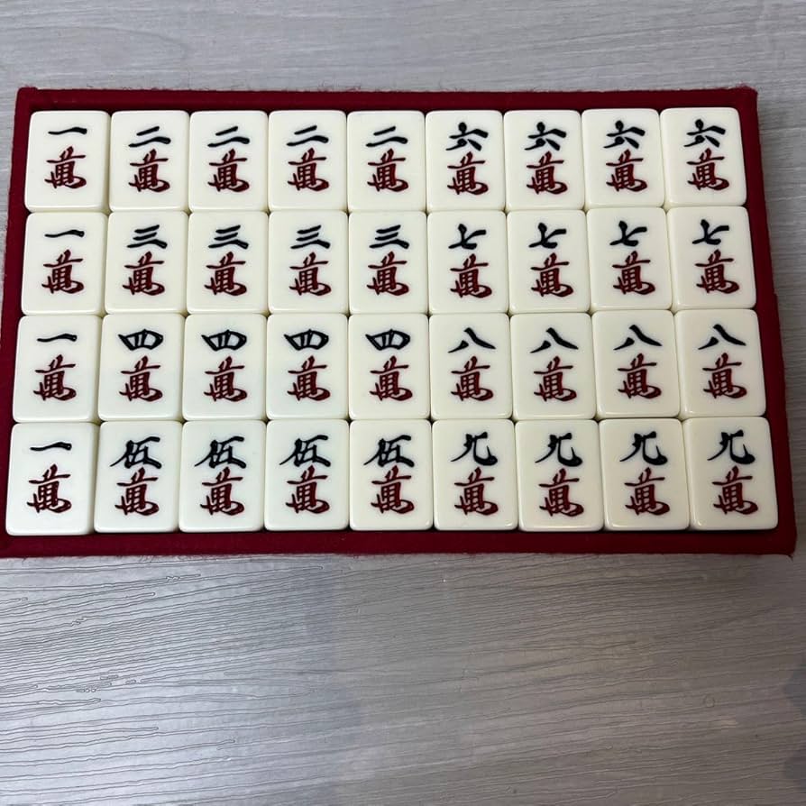 麻雀牌 手彫り レア 樹脂粘土