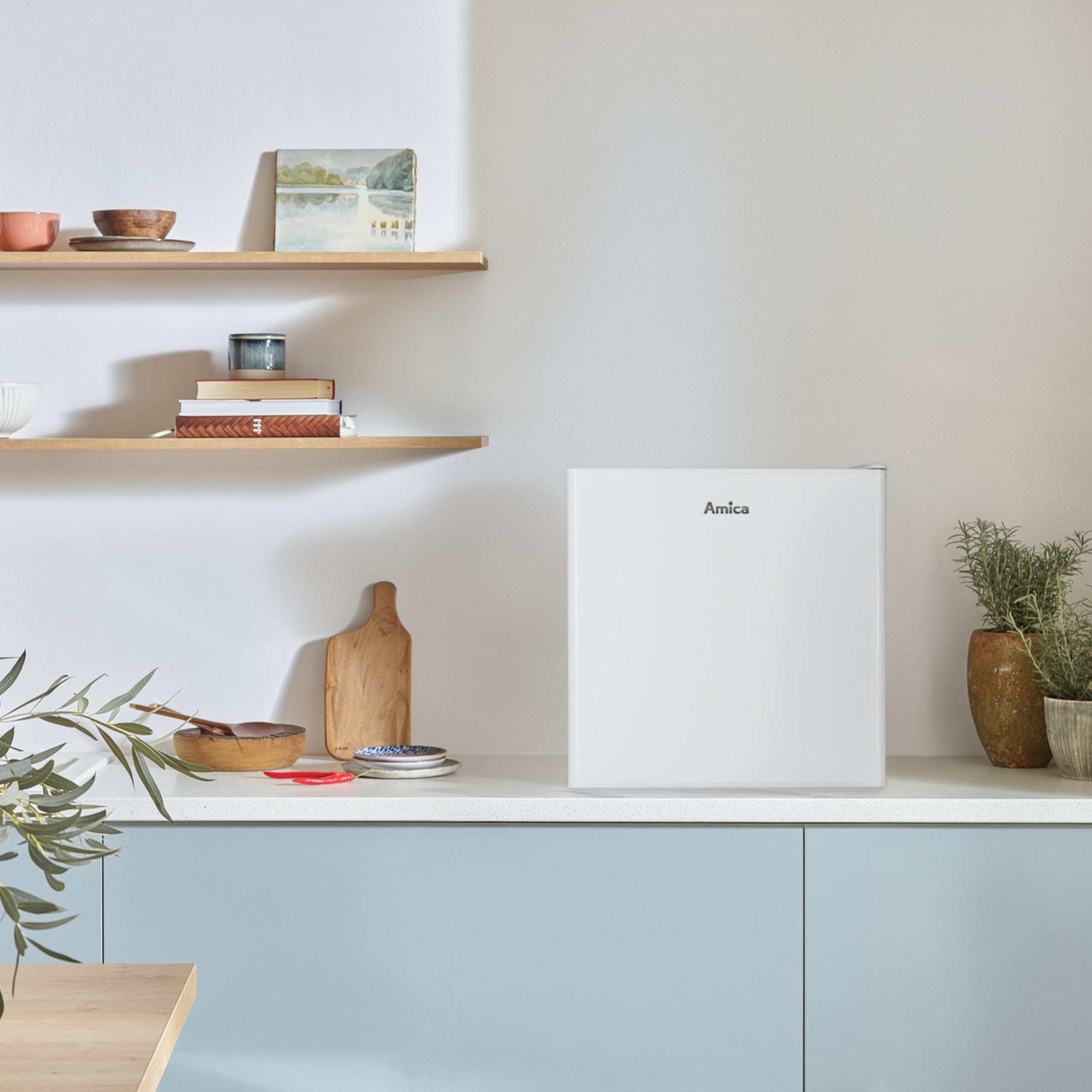 Amica Mini Gefrierschrank freistehend 50x48x44,5 cm 32L 4‑Sterne‑Gefrierfach mit Eiswürfelbehälter Freezer AGB 3010 W - Weiß
