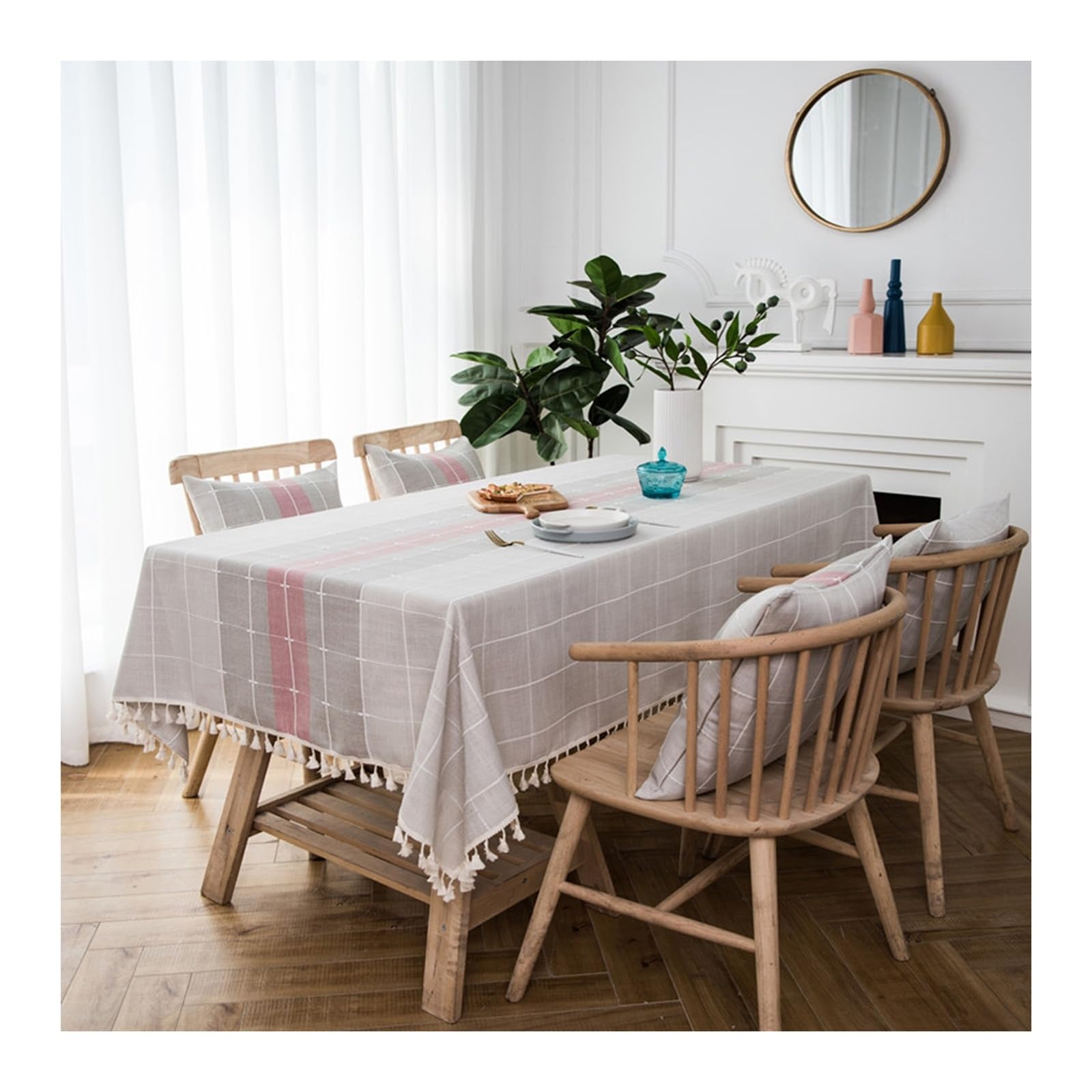 Nappe carrée à franges rose l'élégance du linge de table moderne