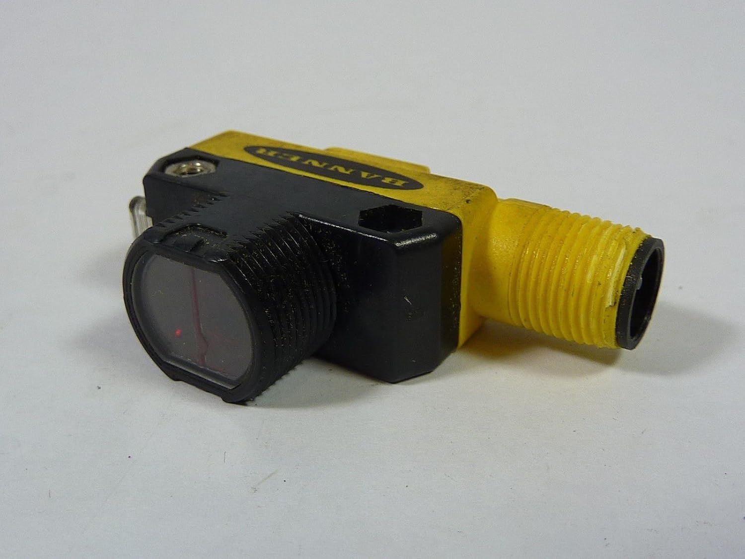 BANNER ENGINEERING QS18VP6LLPQ8 (73246), EURO-STYLE QUICK-DISCONNECT CONNECTOR, INPUT: 10-30 VDC, LASER POLAR RETRO, OUTPUT: COMPLEMENTARY SOLID STATE PNP, PHOTOELECTRIC SENSOR, RANGE: 0.1 TO 10 M, WO