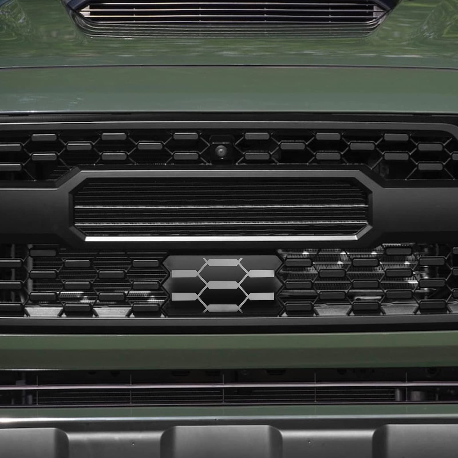 トヨタ　TRDグリル TRD 送料込（北海道沖縄別）新型ハイラックス フロント グリル