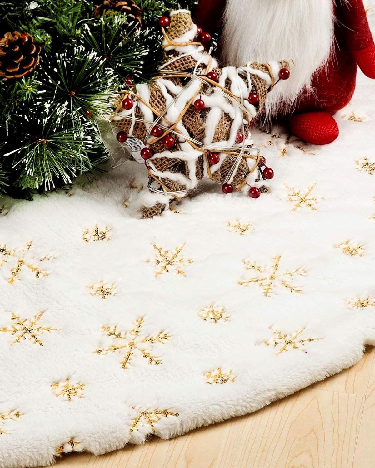 Christmas Tree Skirt 48 Inches, Faux Fur White Tree Skirt with Gloden Snowflakes, Soft Thick Christmas Tree Mat for Xmas Tree Decor, Large Tree Skirts for New Year Merry Christmas Tree Decorations