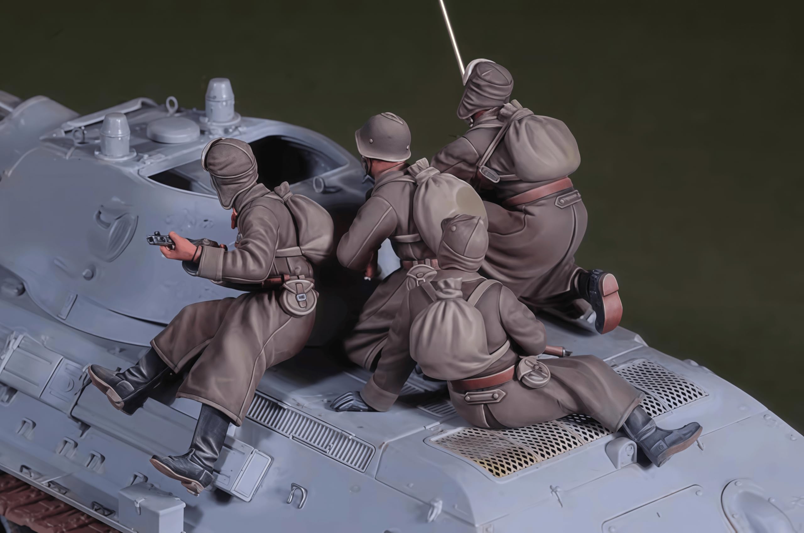 TRUEGRIS 1/35 WWII Soviet Tank Soldier Resin Model Kit Unpainted and Unassembled (4 figures, no tank) //k8w6J3