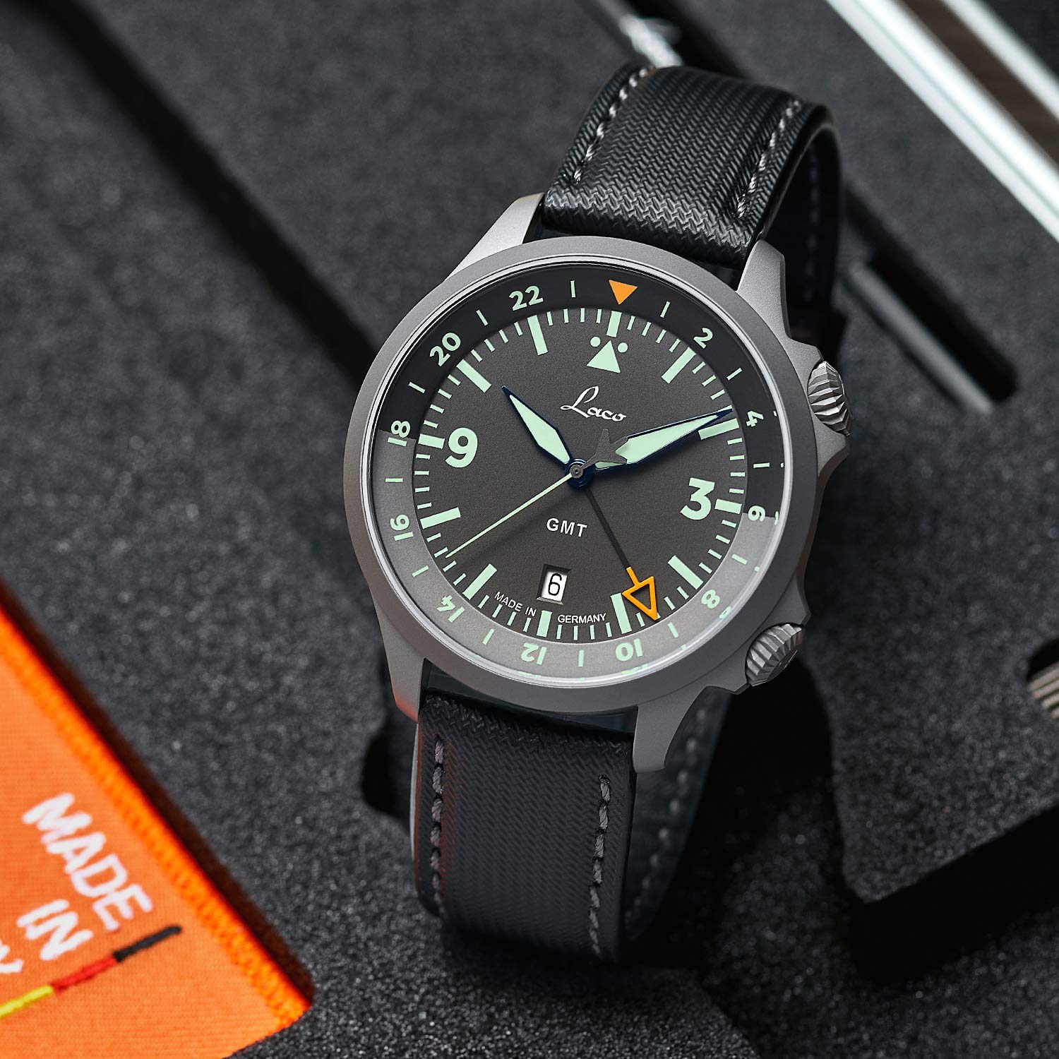 Laco Reloj de Aviador Frankfurt GMT Negro Fabricado en Alemania – Reloj automático de 43 mm de diámetro – Impermeable 20 ATM – Desde 1925, Correas