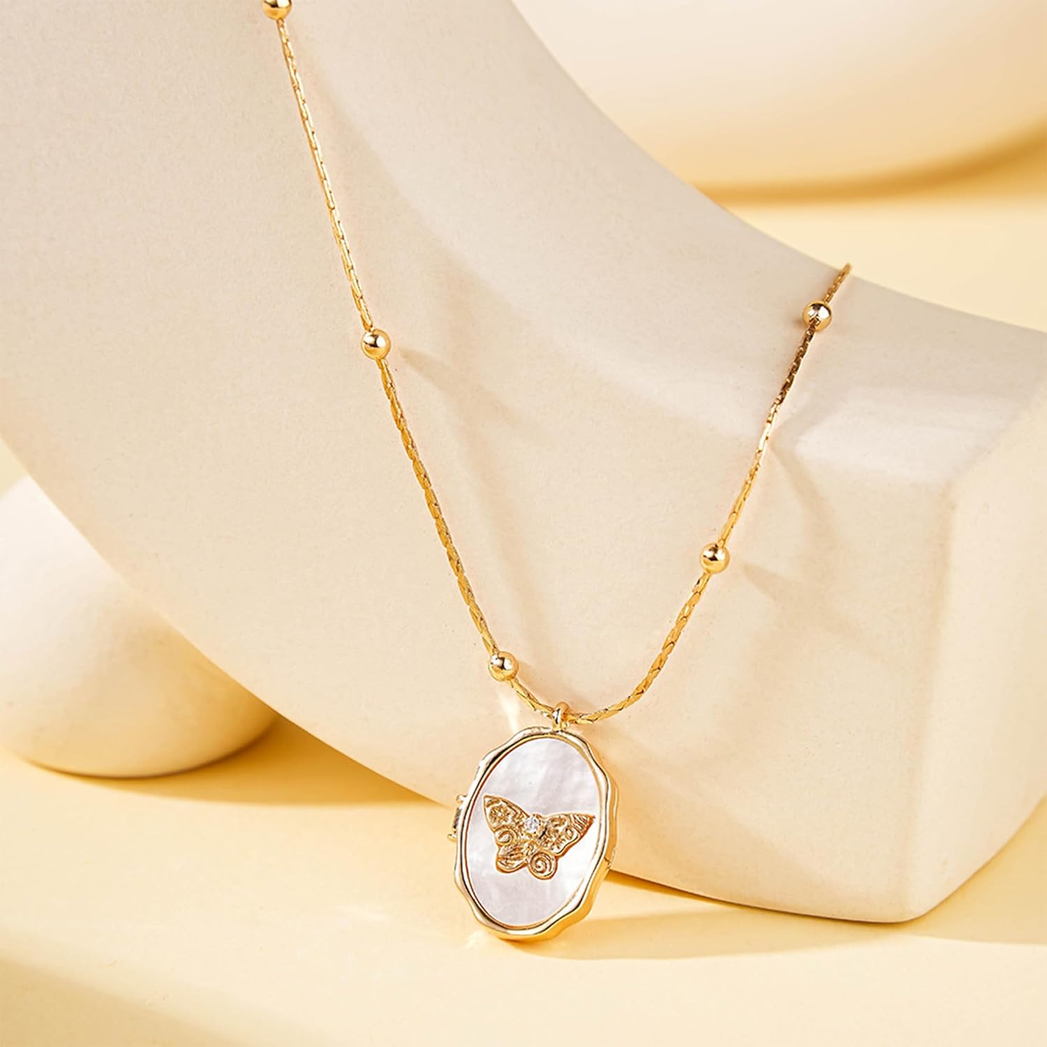 Gold Oval Butterfly Shell Locket Necklace that Holds Picture for Women Vintage 18K Gold Plated Photo Locket Pendant Memorial Necklace Personalized Jewelry Birthday Gifts - Image 8