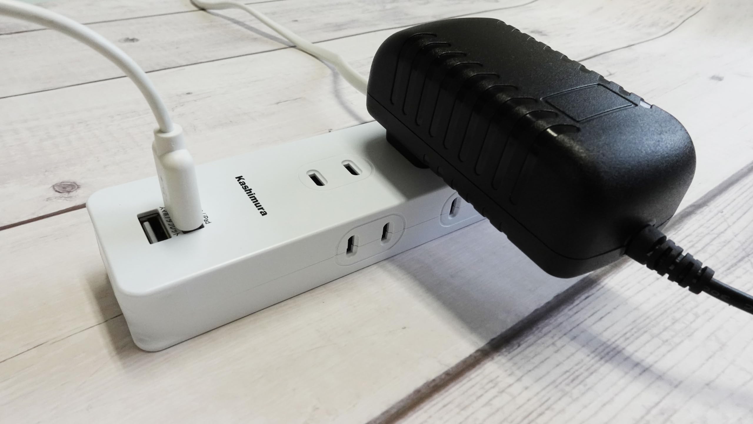 Amazon.co.jp: カシムラ ケーブルを本体に巻きつけられる電源