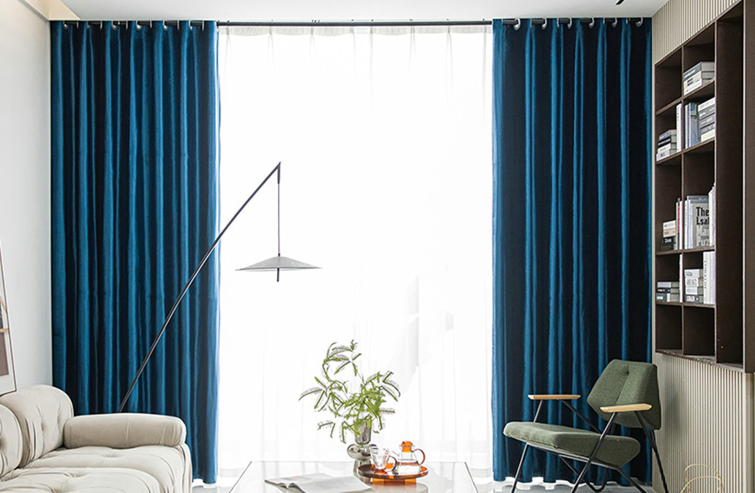 Rideaux occultants bleu uni en velours 137x160cm lot de 2 avec oeillets