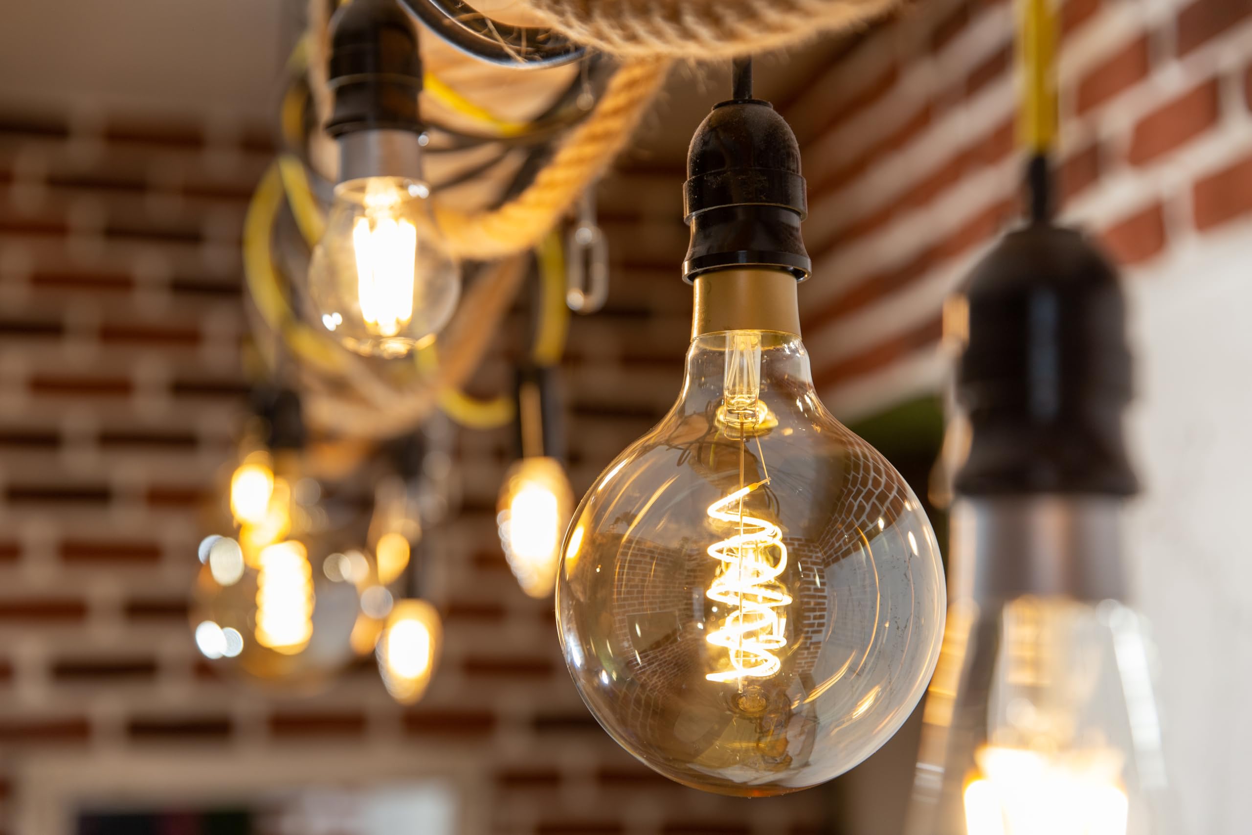 Shelly Vintage G125 | Wlan-gesteuerte Glühbirne mit Dimmung und Leistungsmessung | Hausautomatisierung | iOS Android App | Alexa und Google Home kompatibel | Elegantes Design und energieeffizient