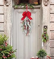 Vista 6 de Guirnalda Navideña en Forma de Lágrima Preiluminada de 28 pulgadas, Decorada con Ramas de Pino Artificial Nevadas, Bayas Rojas, Lazo con Alambre