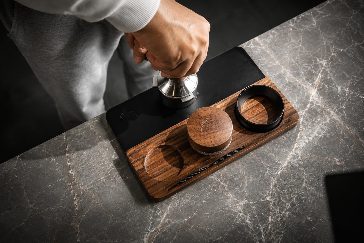 Alfombrilla de café espresso de 58 mm, nogal y cuero, organizador de alfombrillas de café para máquina de espresso, almacenamiento de herramientas de barista