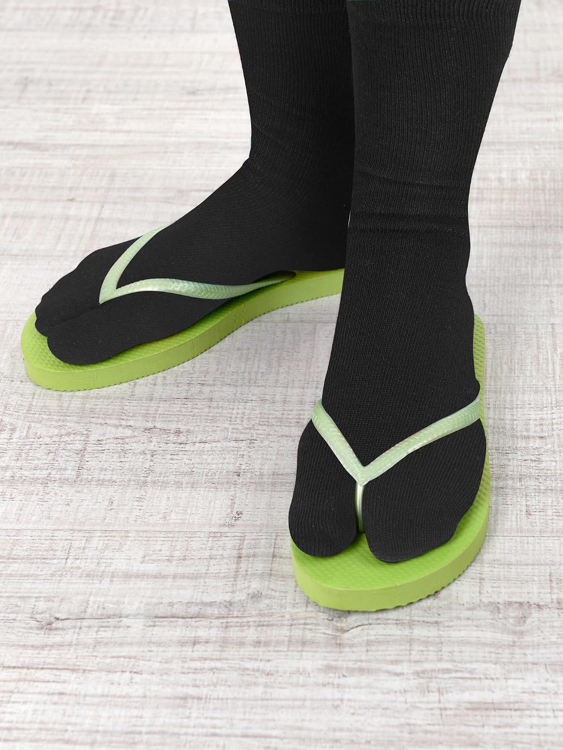 Syhood 4 Pairs Flip Flop Socks Tabi Split Toe Socks for Men Women Supplies