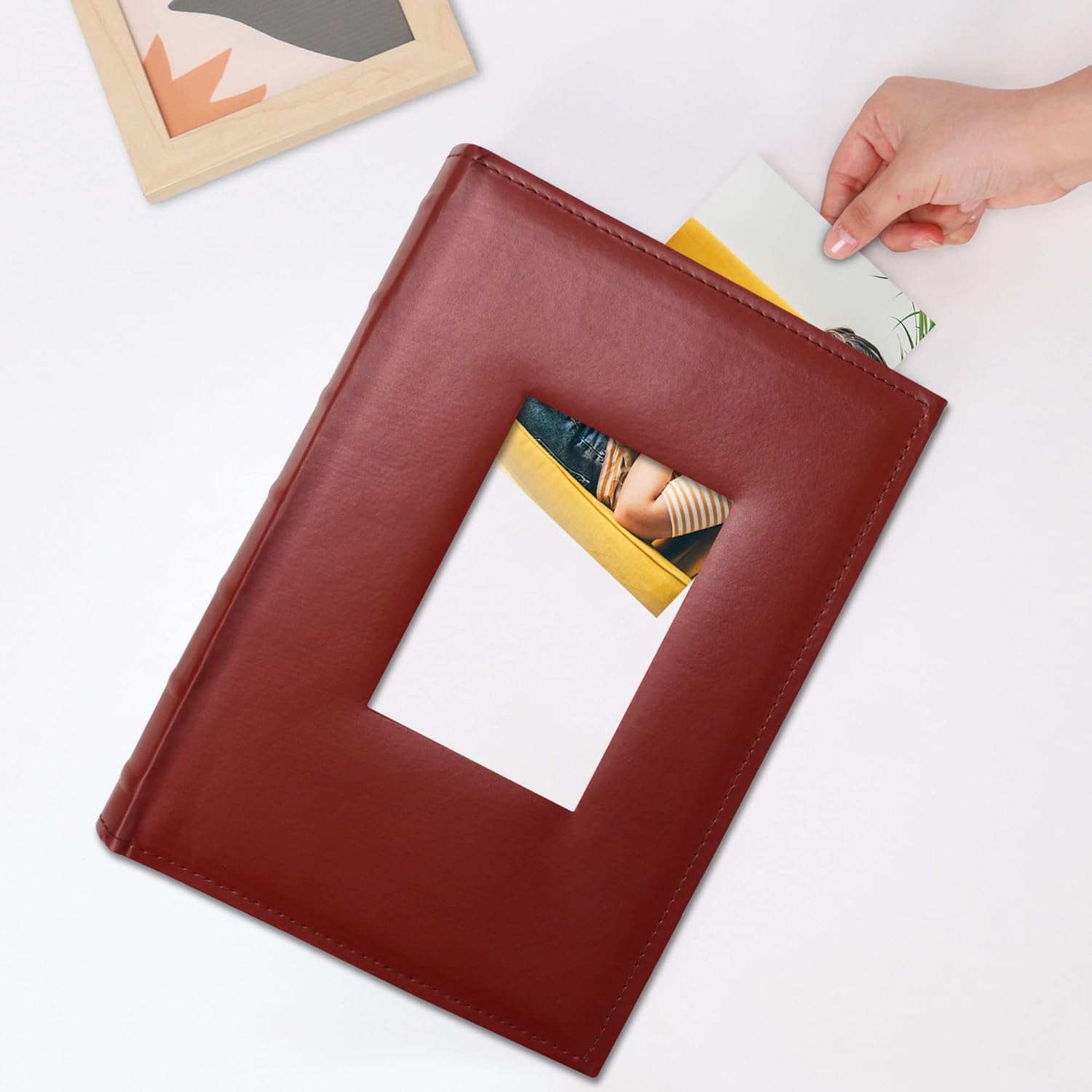 Vienrose Photo Album 4x6 300 Photos with Memo Area Leather Cover Large Capacity Slip-in Pictures Book for Wedding Baby Vacation, Brown - Image 4