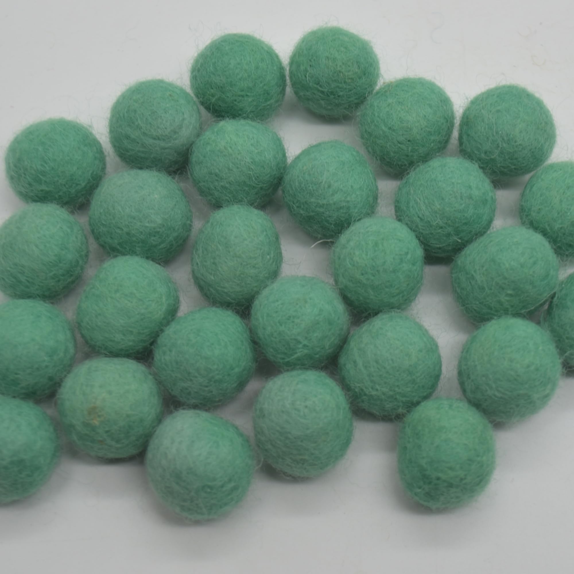 Oriental Direct based in Yorkshire 100% Wool Felt Balls - 10 Felt Balls - 1.5cm - Jade Green