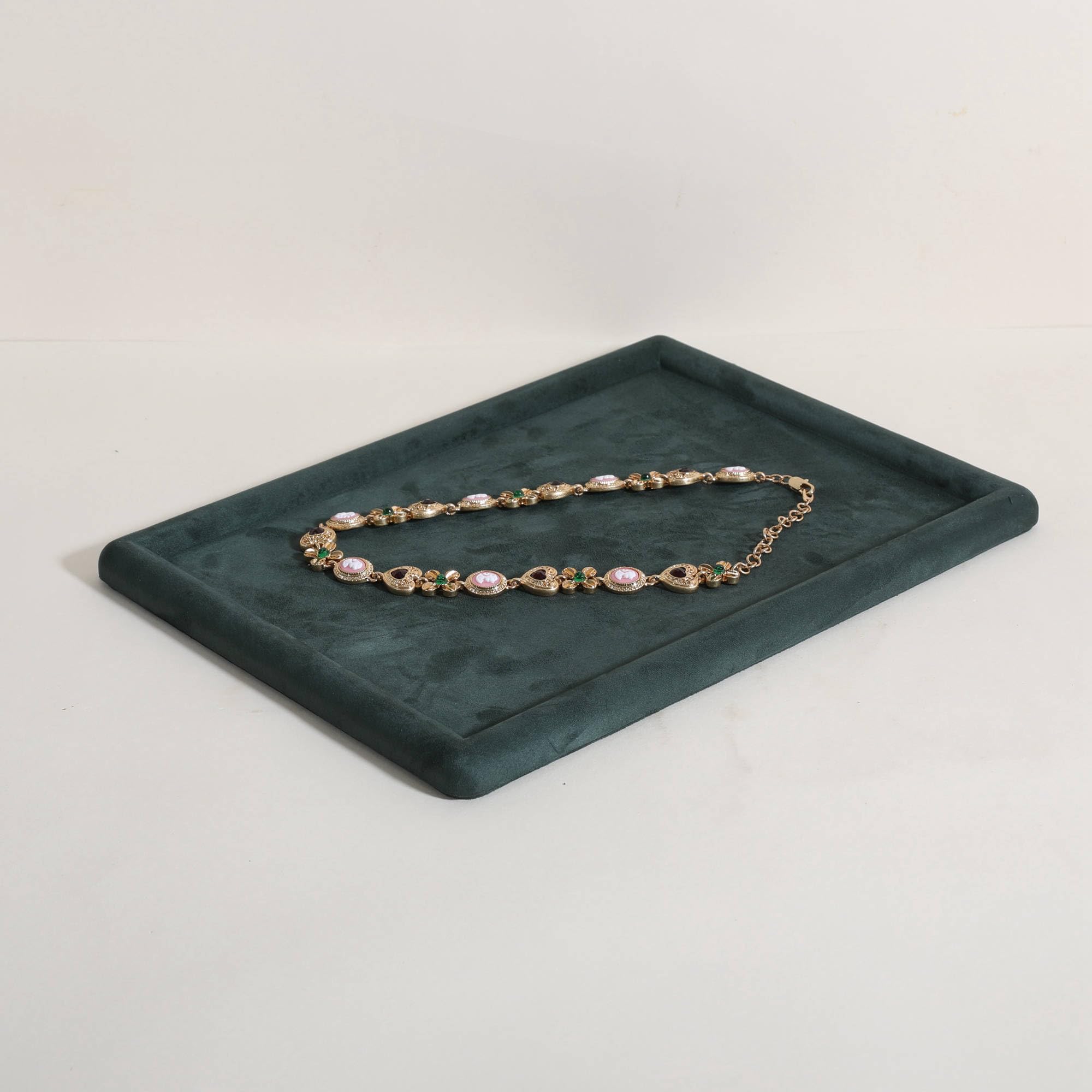 GemeShou Gemehou velvet Jewerly display tray, Top Microfiber Jewelry storage organizer plate, Empty Jewelry showcase tray for Necklace Bracelet Ring Earring Watch (Green-Medium)