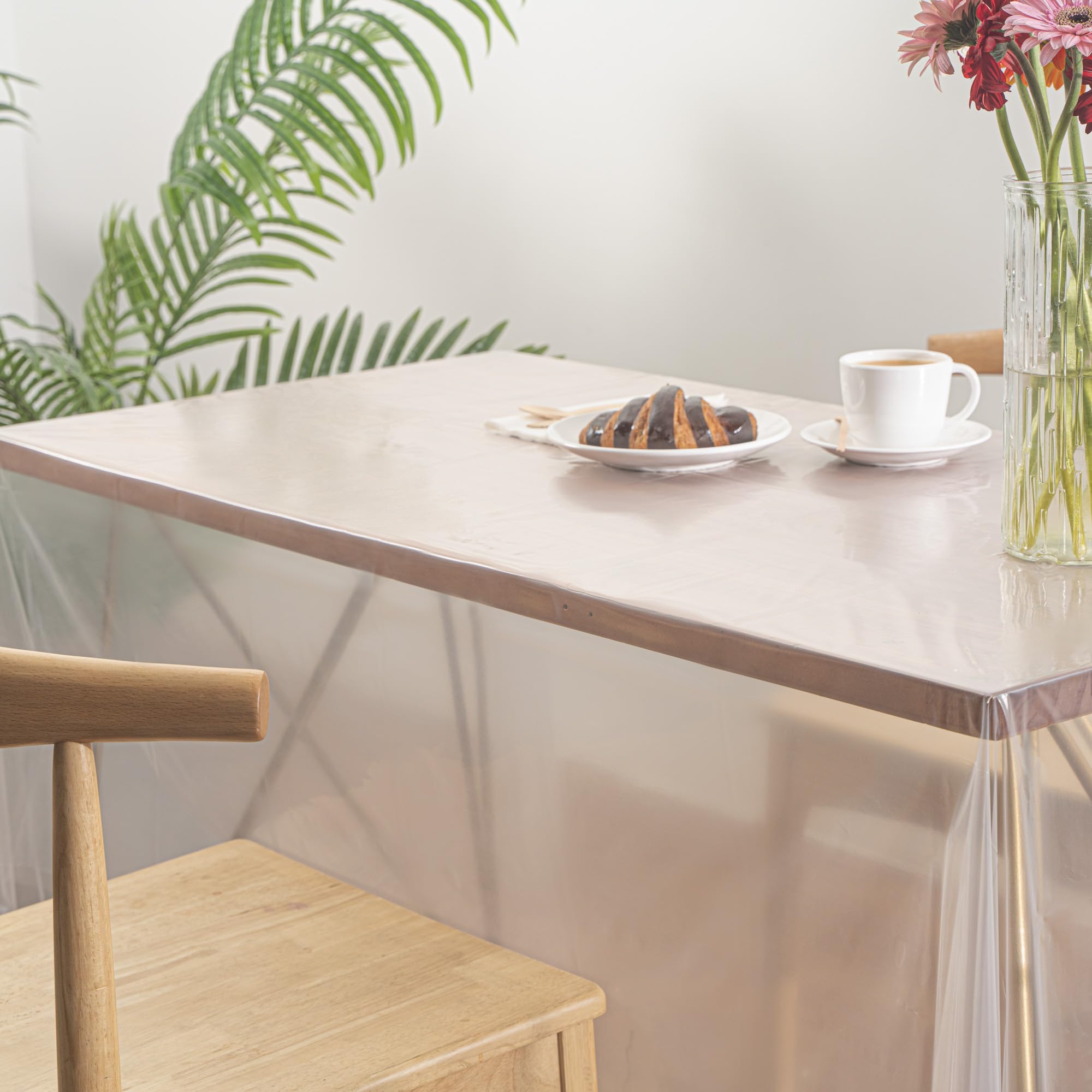 Restaurantware Tovaglia rettangolare usa e getta in plastica trasparente, 50 pezzi, 137 x 274 cm, impermeabile, per cene, feste, banchetti, matrimoni