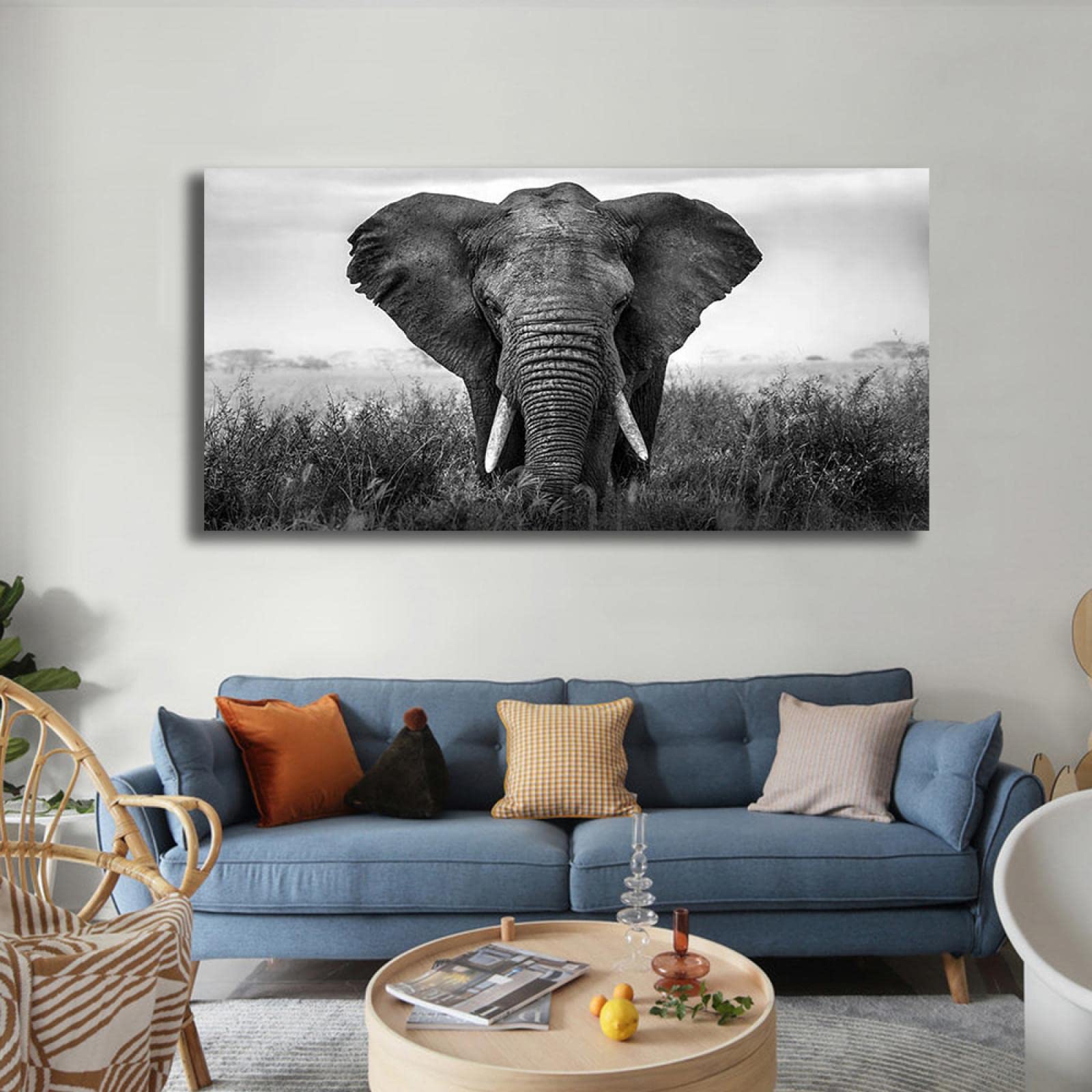 Wandbild mit Tiermotiv, Schwarz-Weiß. Gerahmte Leinwanddrucke für Wohnzimmer: Elefant auf dem Grasland. Kunst-Tiergemälde auf Leinwand, 40 x 80 cm, verpackte Leinwand