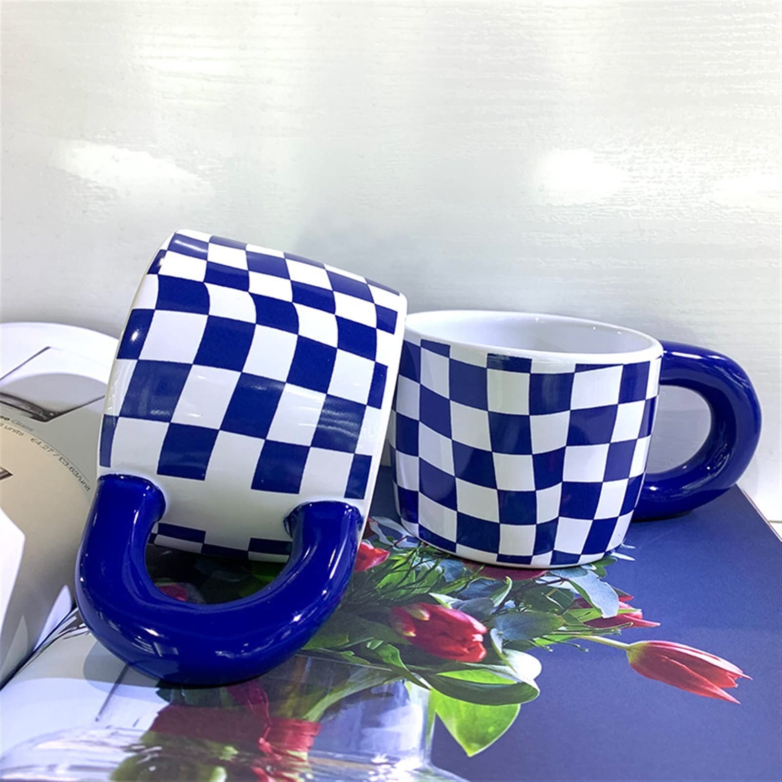Becher Keramikbecher Unregelmäßige Hand Prise Muster Große Ohrtasse Schachbrett Kaffeetasse Einfache Blume Teetasse Milchbecher 210ML Kaffeetasse (Größe: 210ML, Farbe: Blau Schachbrett)