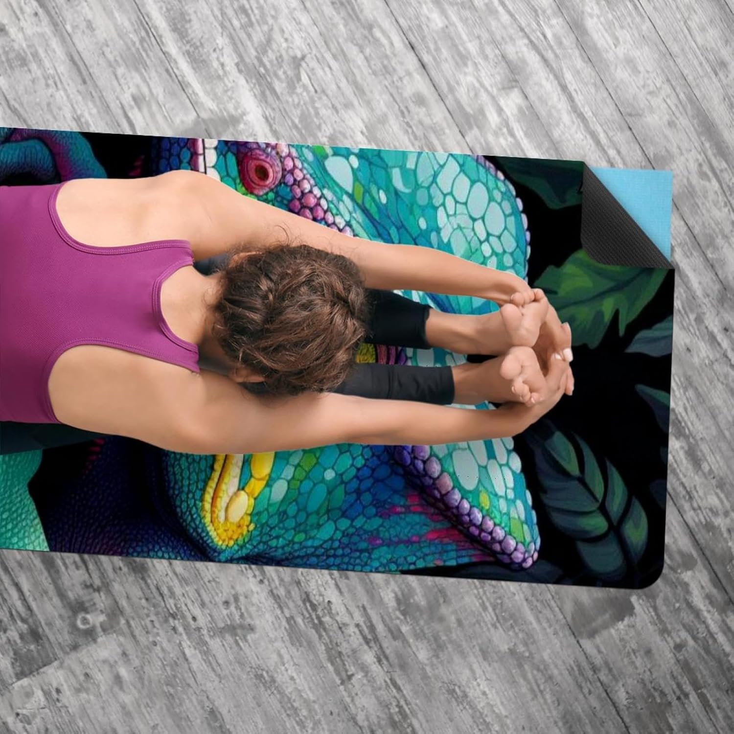 Yoga Towel, Chameleon Lizard Pattern Non Slip Sweat Absorbent Hot Yoga Mat Towel for Hot Yoga, Pilates and Fitness - 72.8" x 26.8"