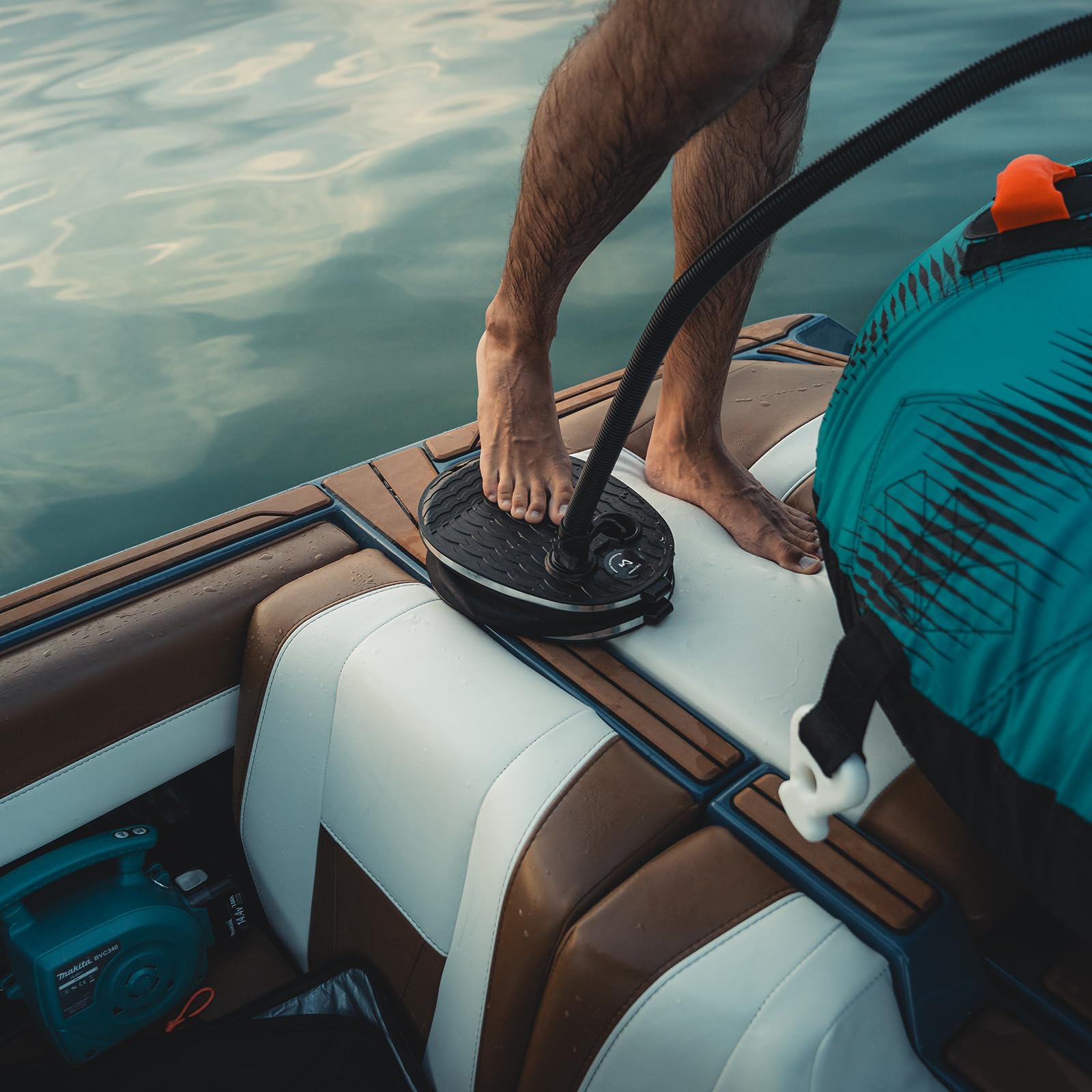 Mesle Luftpumpe Kikka Adapter für Luftmatratze Schlauchboot Schwimmflügel kompakte manuelle Fußpumpe mit 3L Volumen Pumpen & Absaugen schwarz