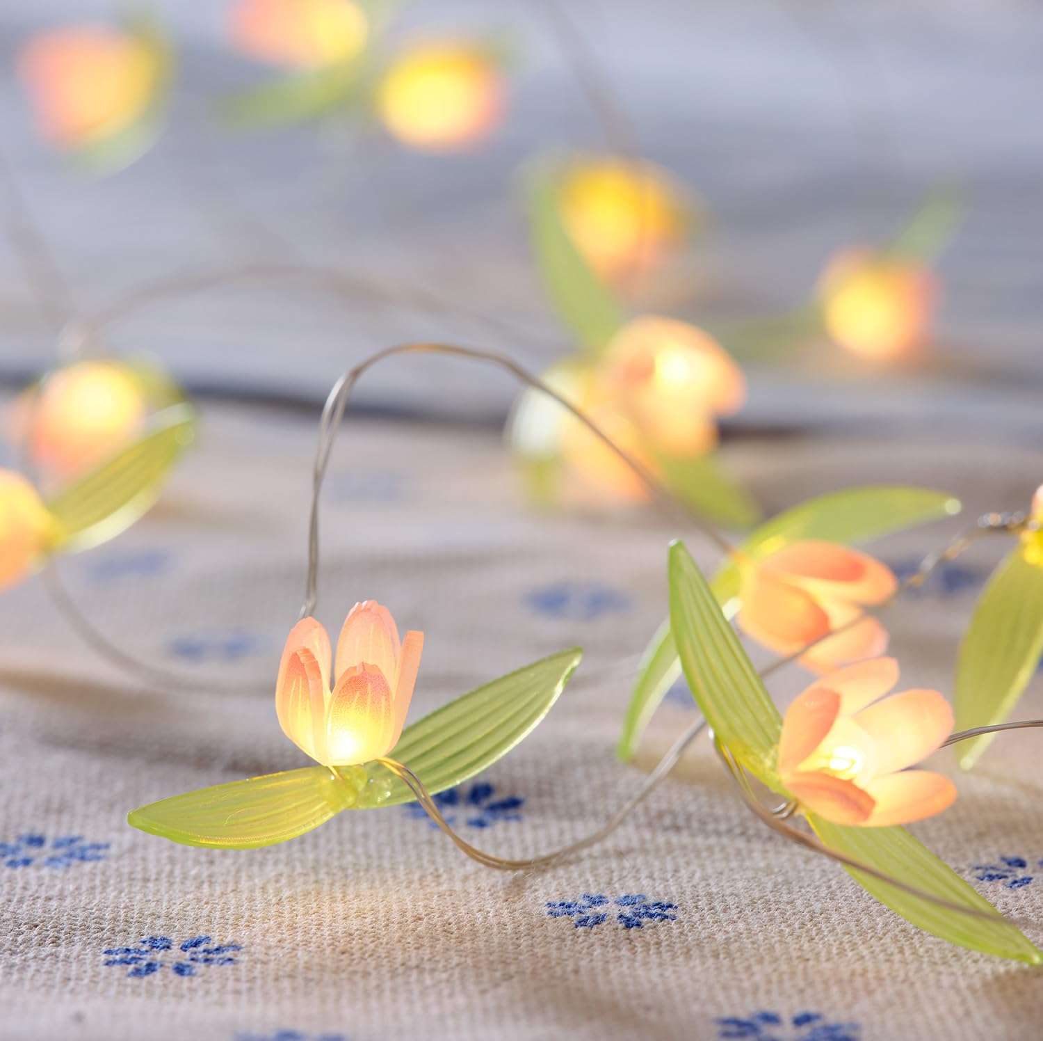 Lights4fun Indoor 20 Warm White Micro LED Battery Operated Mini Tulip Flower Decorative String Fairy Lights with Timer 1.9m
