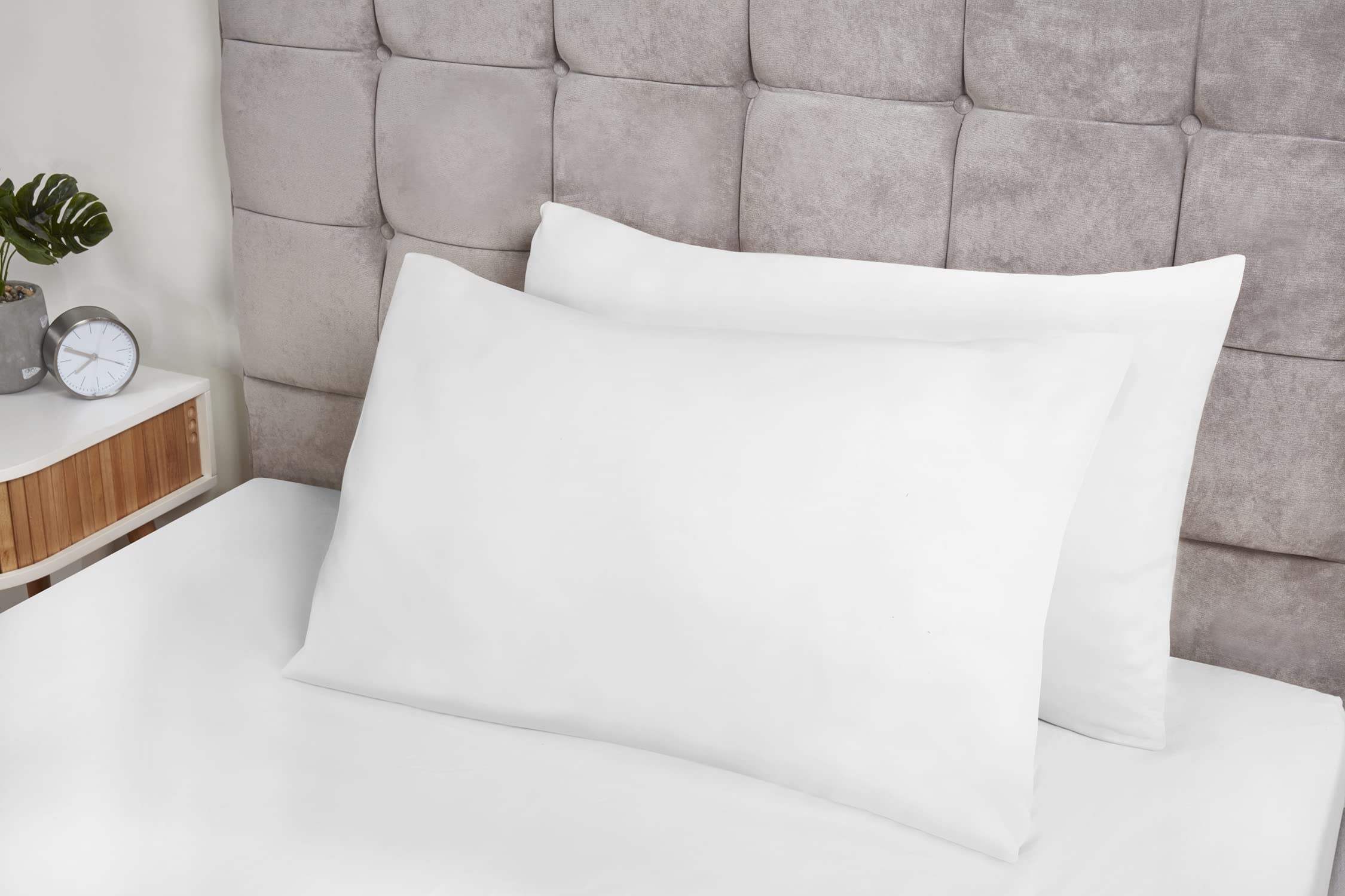 Julian Charles White Lyla Housewife Pillowcase (Pair) - One Size