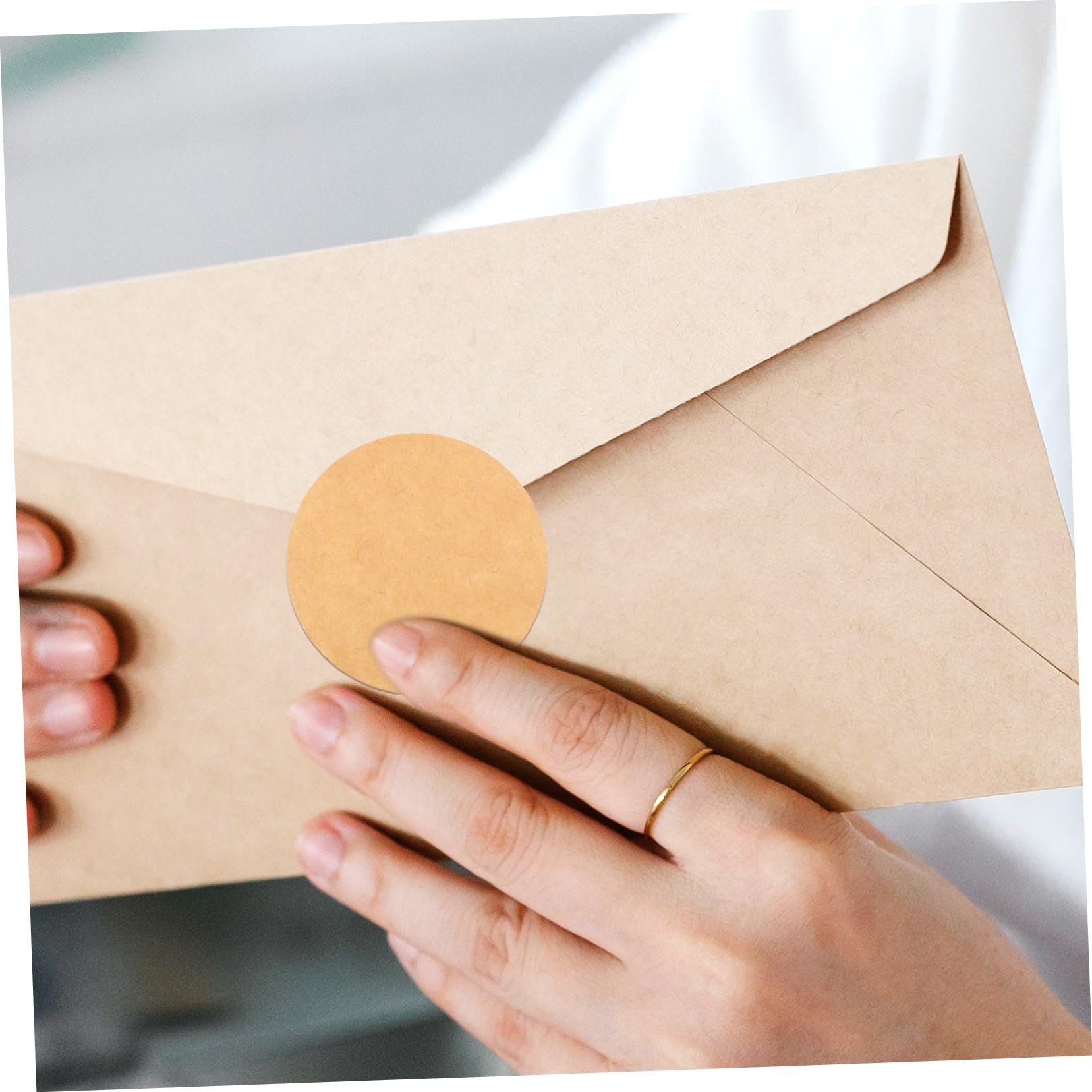Angoily 5 Rollen Runde Selbstklebende aus Kraftpapier Blanko Geschenkaufkleber für Namensschilder Klassifizierung und Gruppenaktivitäten Große Etikettenrolle