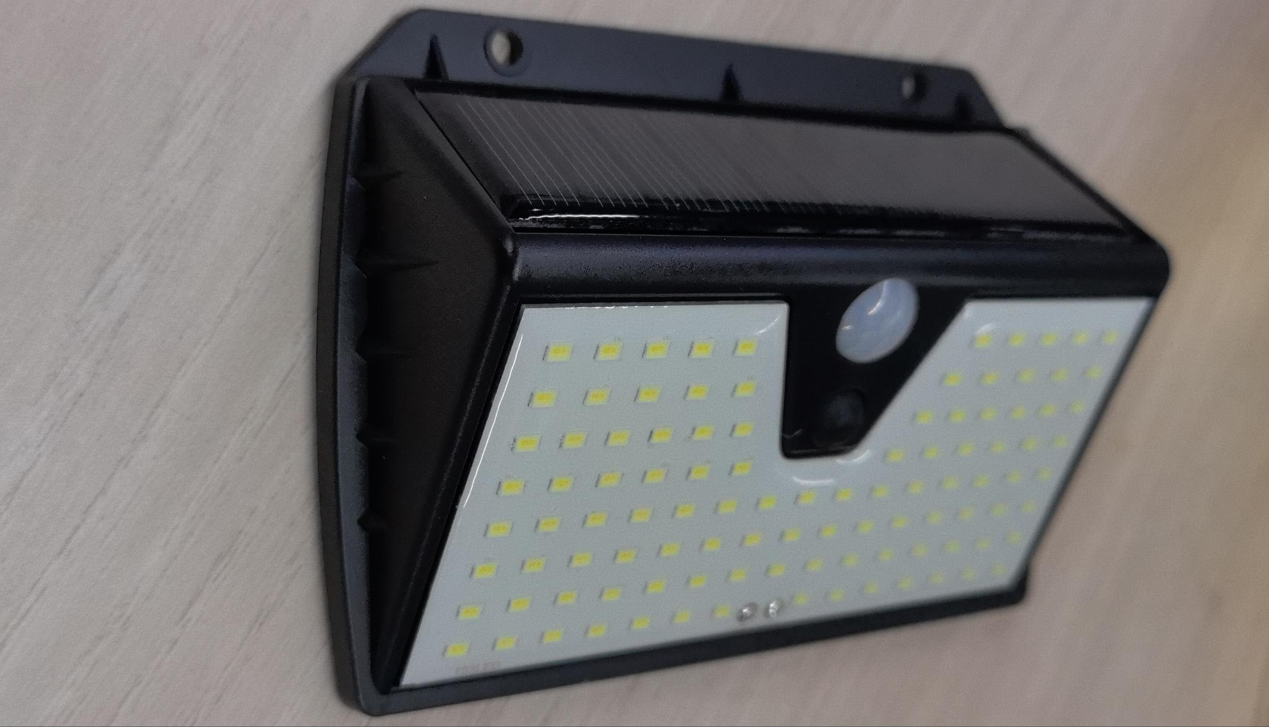 Lampes solaires extérieures étanches IP65 pour mur et terrasse de maison